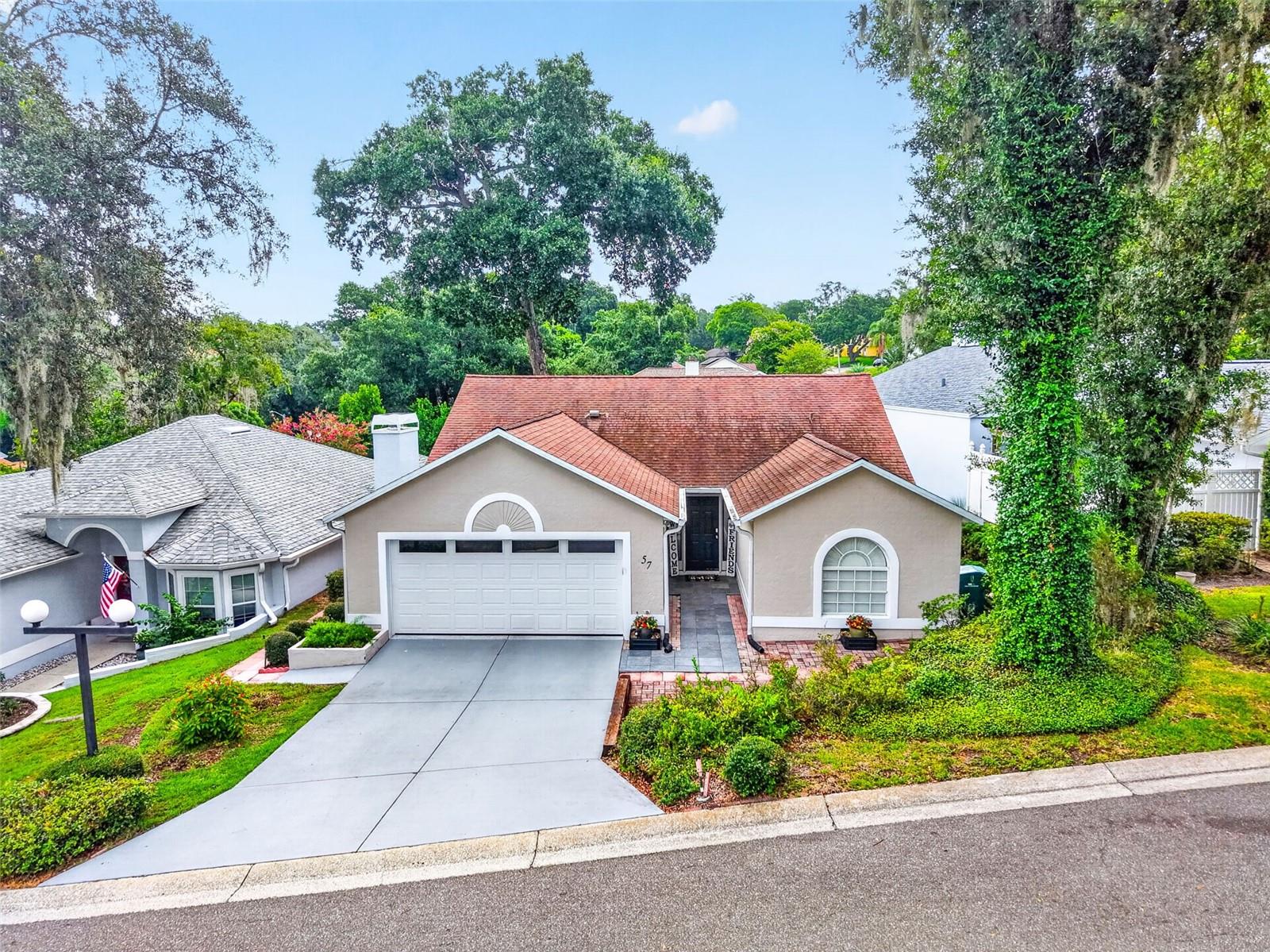 Listing photo 2 for 57 Townhill Dr