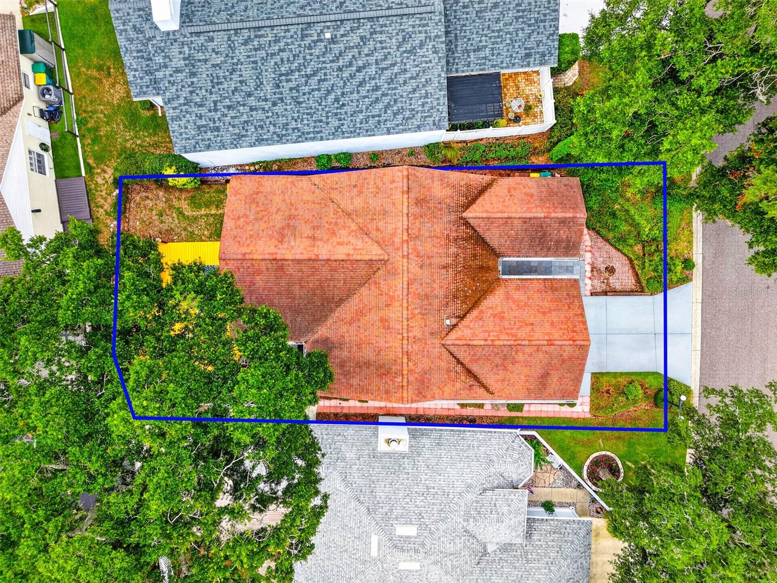 Listing photo 3 for 57 Townhill Dr