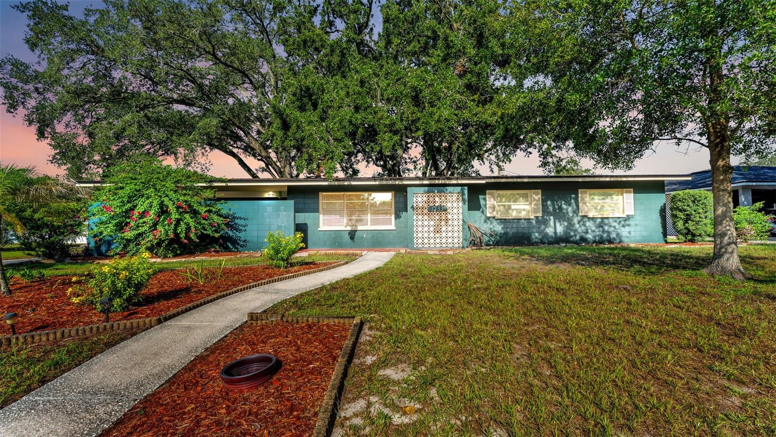 Listing photo 1 for 1733 Fredricksburg Ave