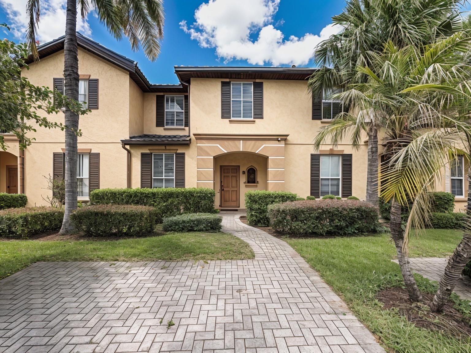 Listing photo 1 for 220 Terra Lago St