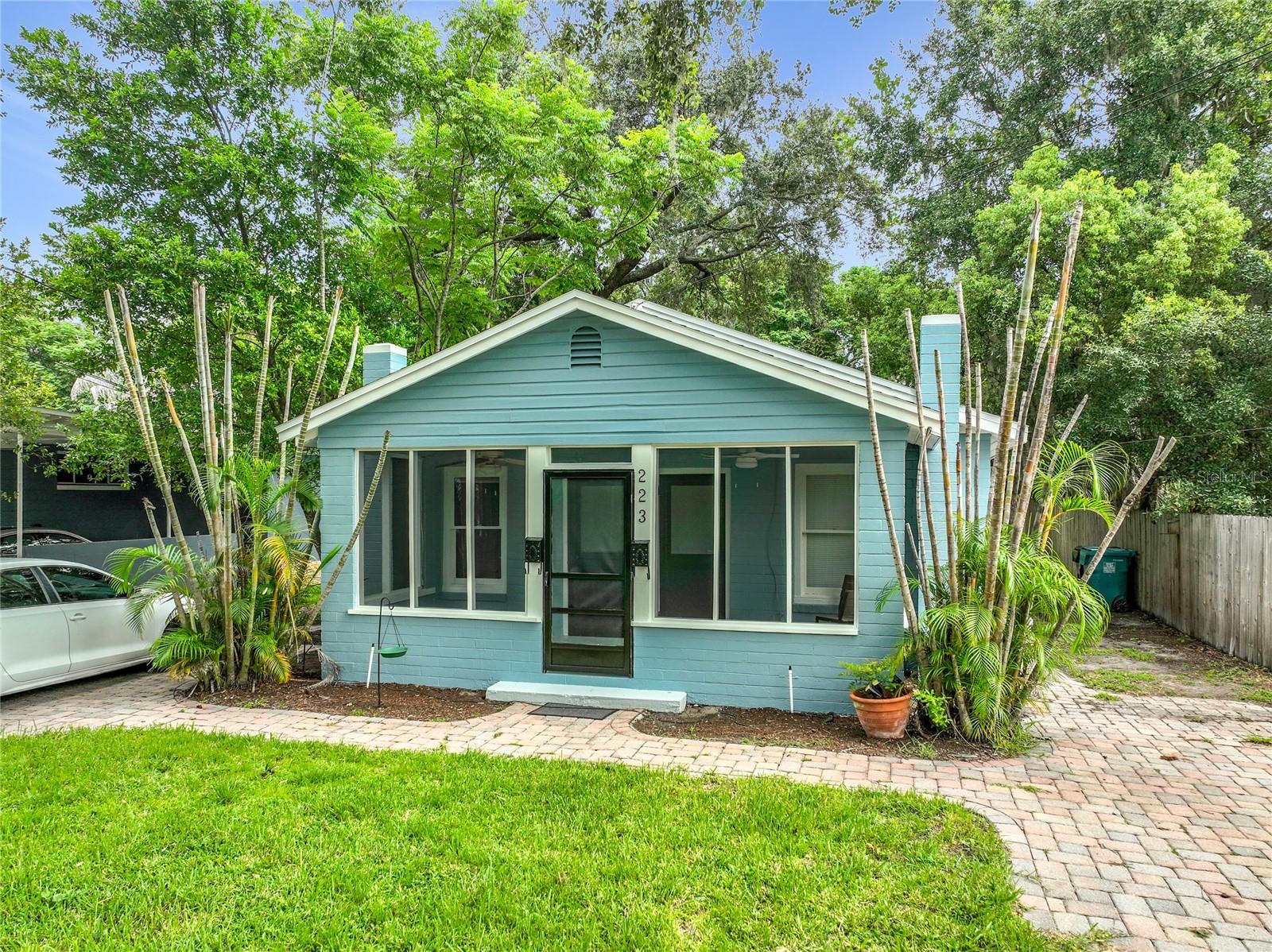 223 E ESTHER STREET