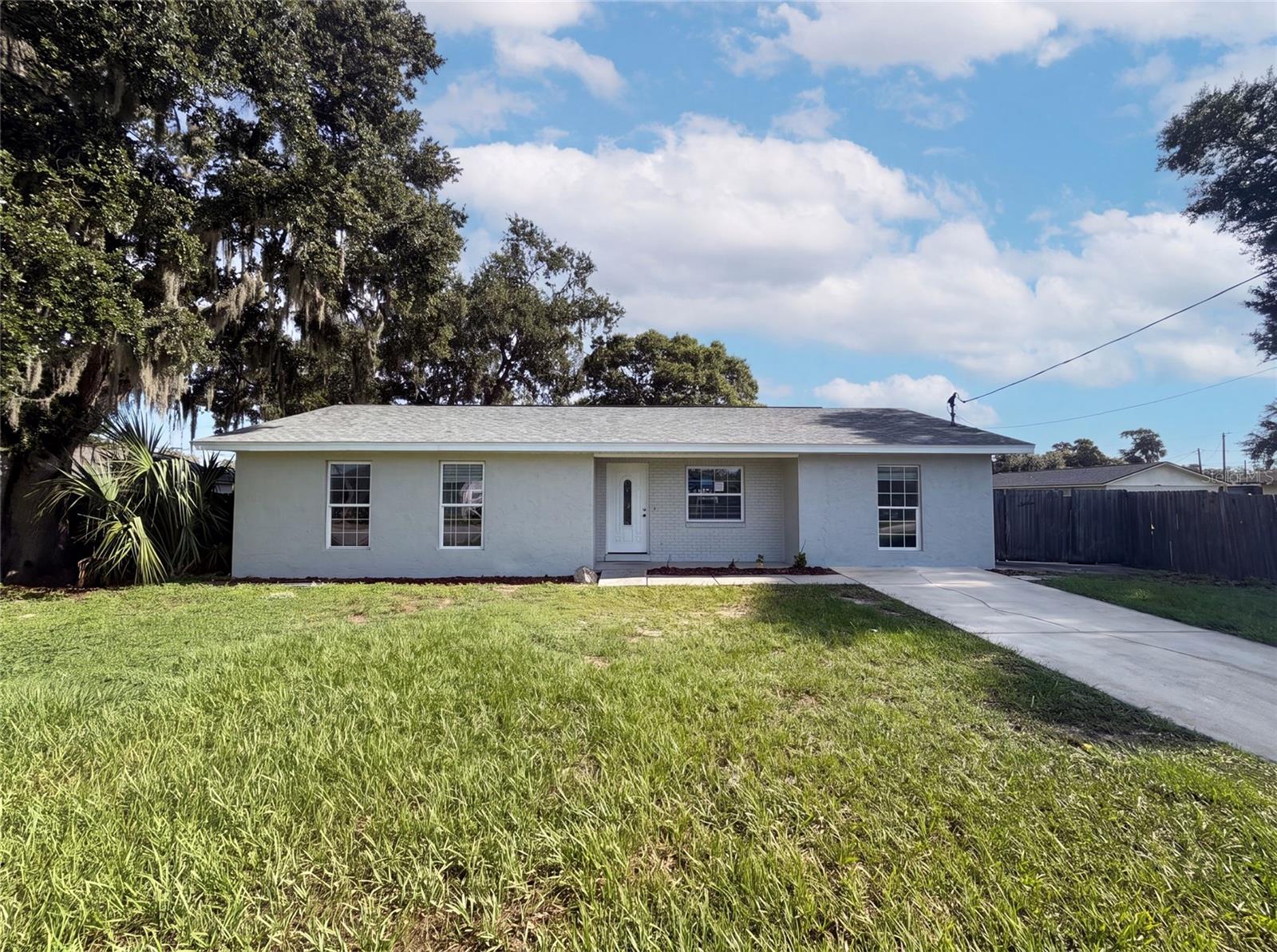 Listing photo 1 for 4147 Willow South Dr