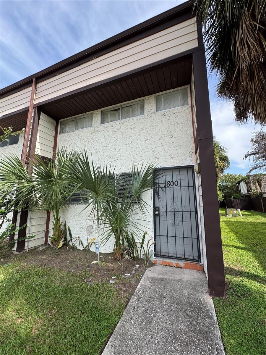 1800 WARRINGWOOD DRIVE Unit C6