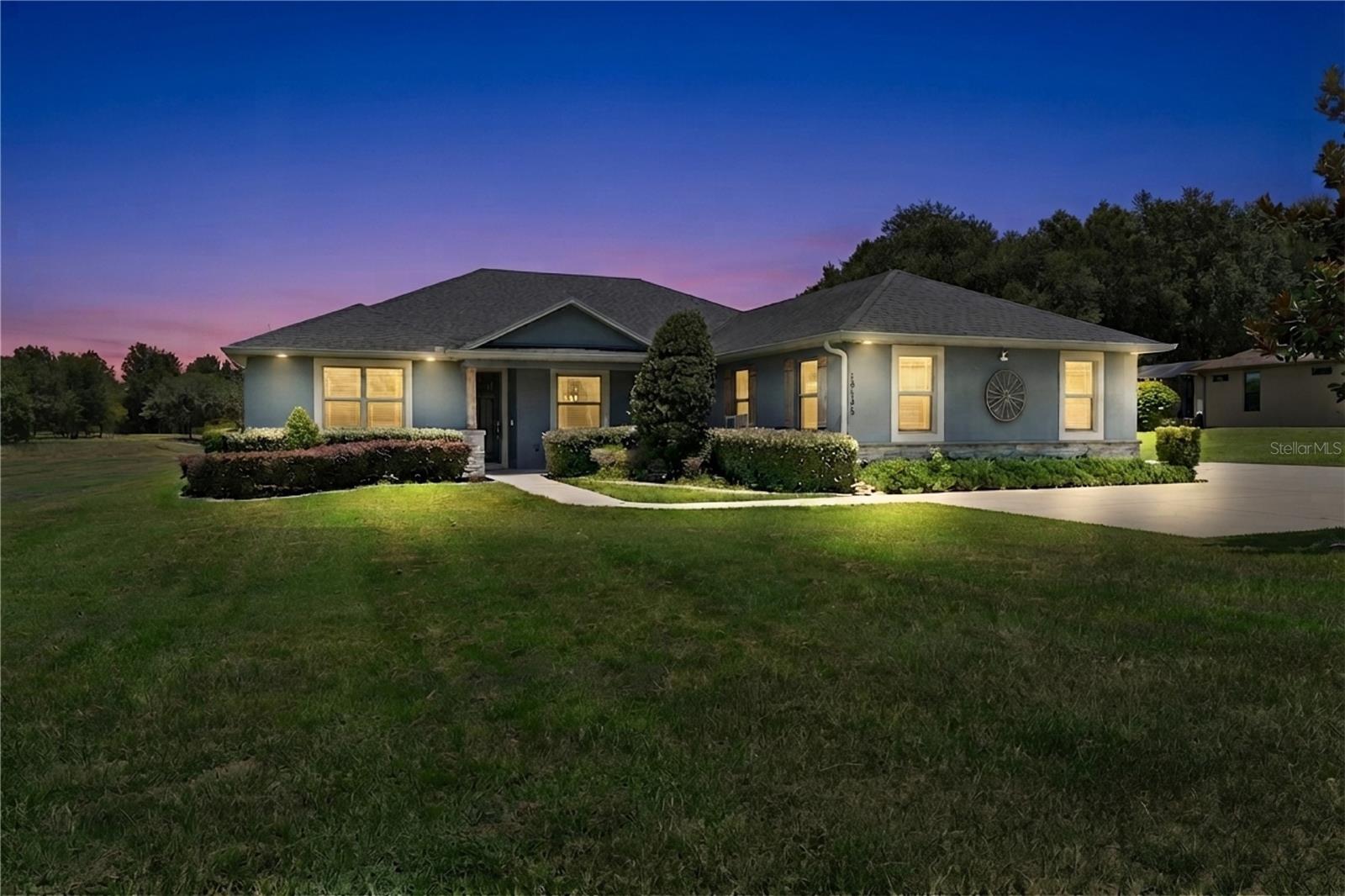 Listing photo 1 for 18145 Great Blue Heron Dr