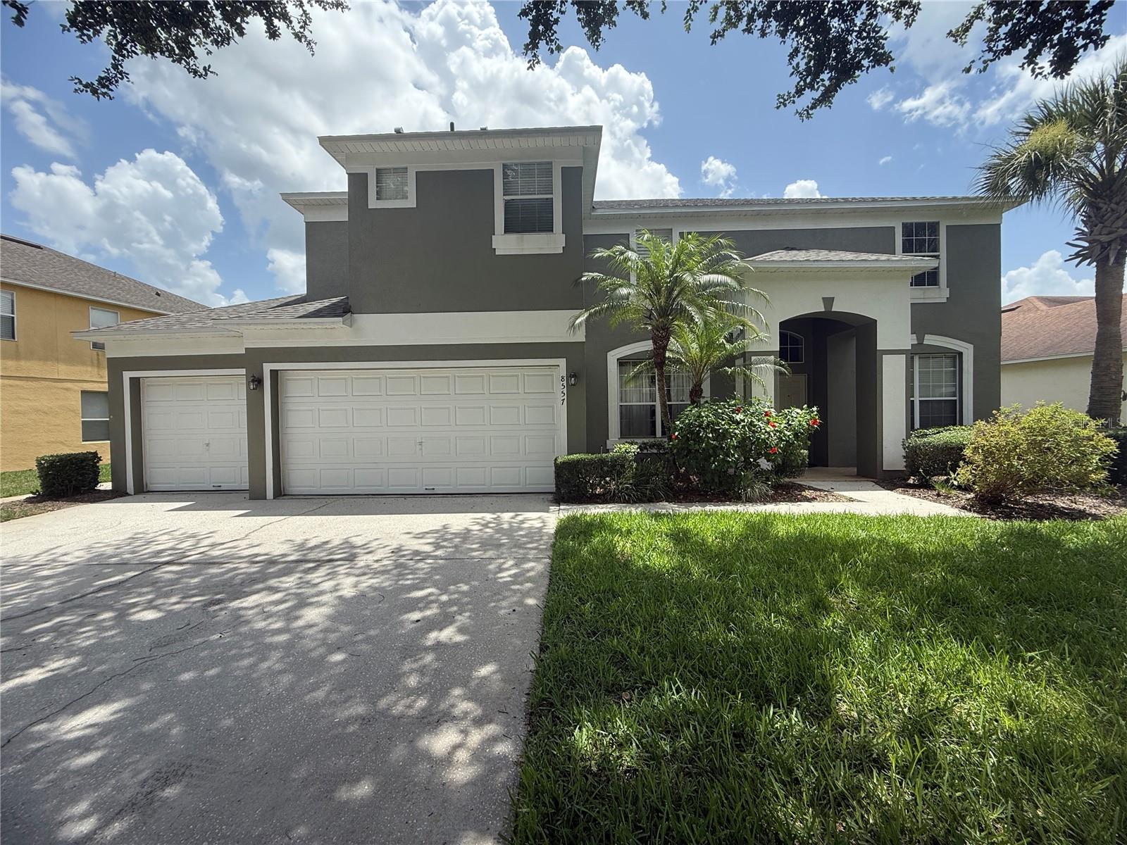 8557 LA ISLA DRIVE