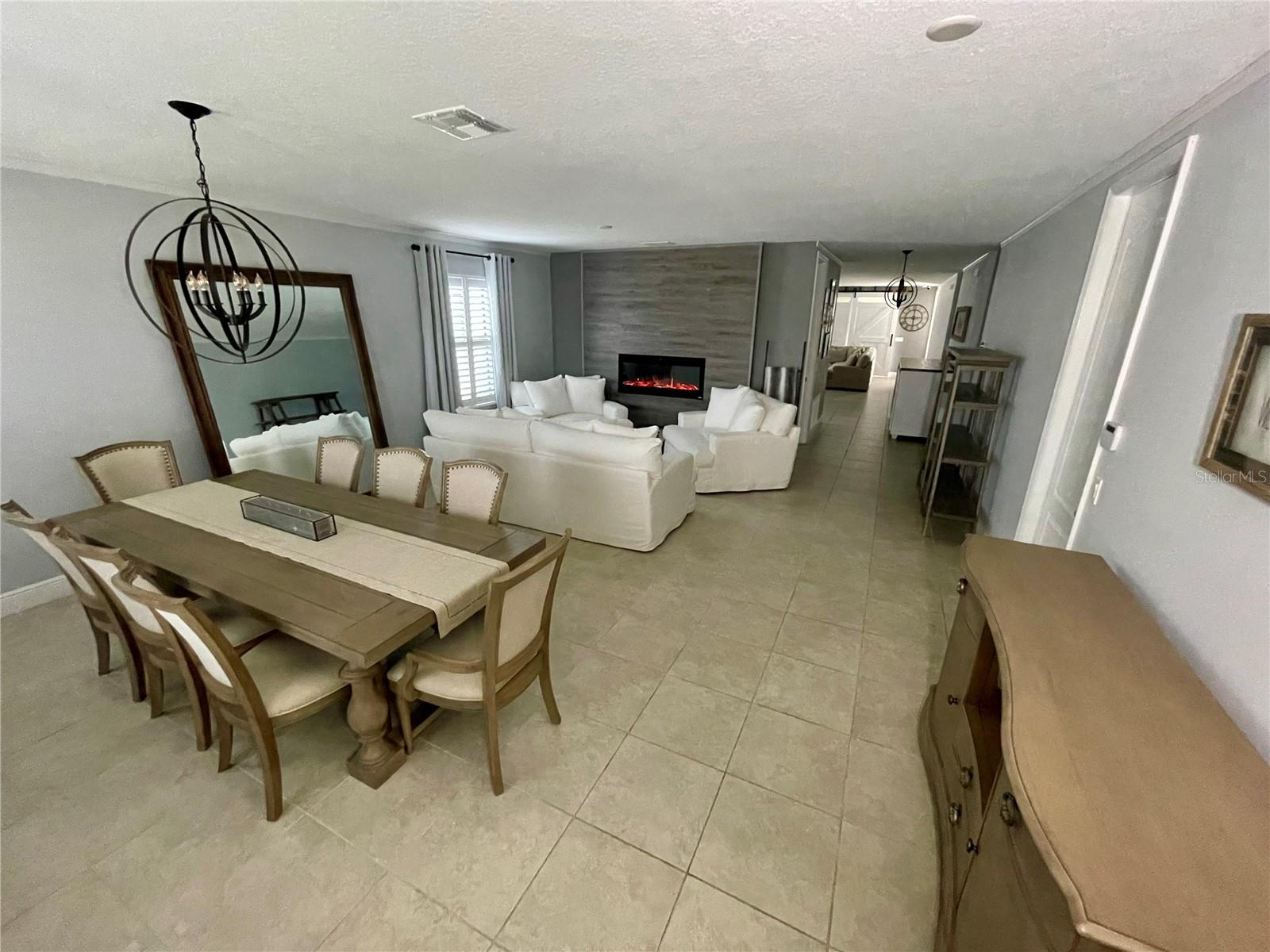 Listing photo 1 for 2925 Siesta View Dr