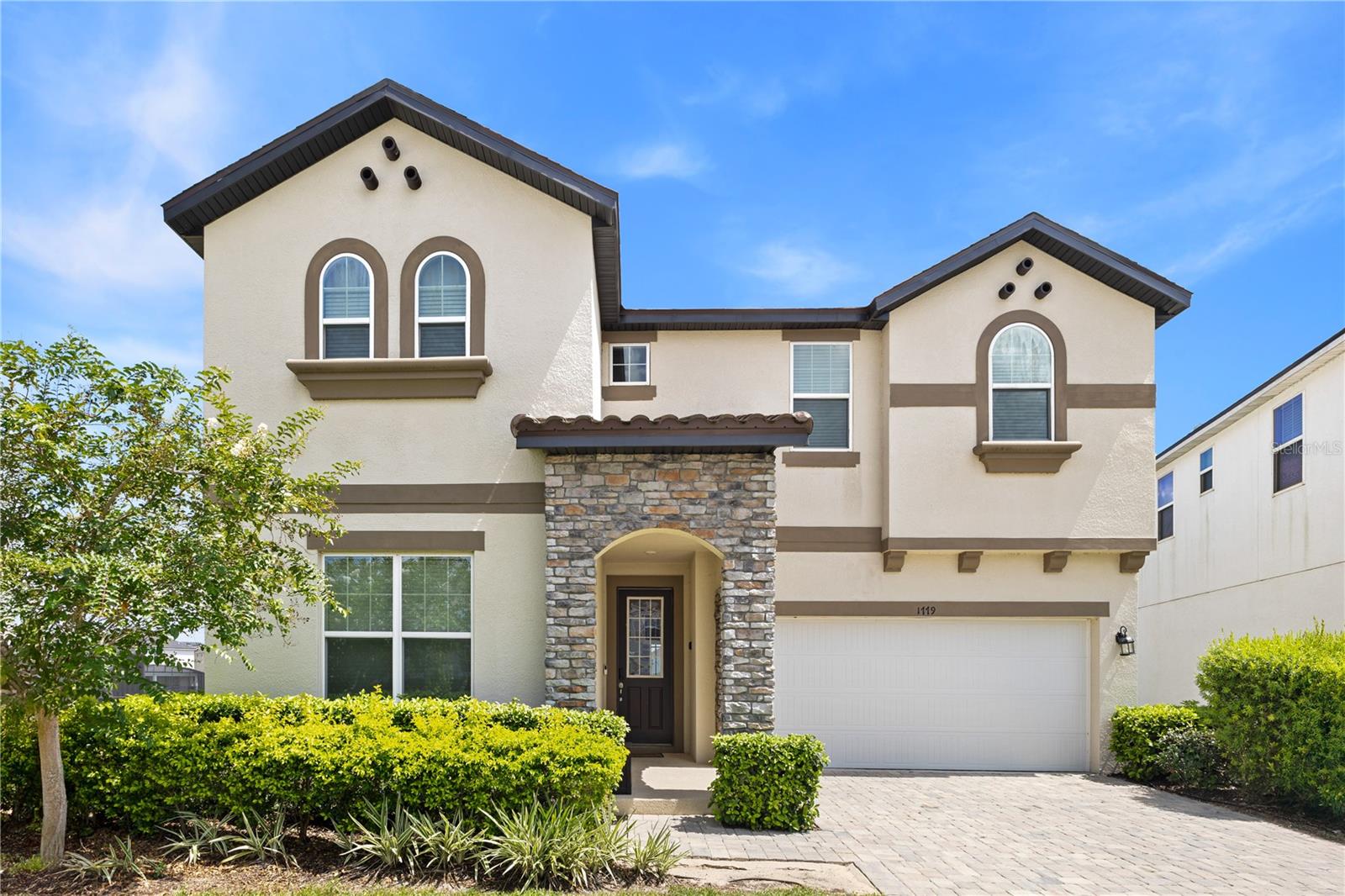 1779 TROPICAL PALMS CIRCLE
