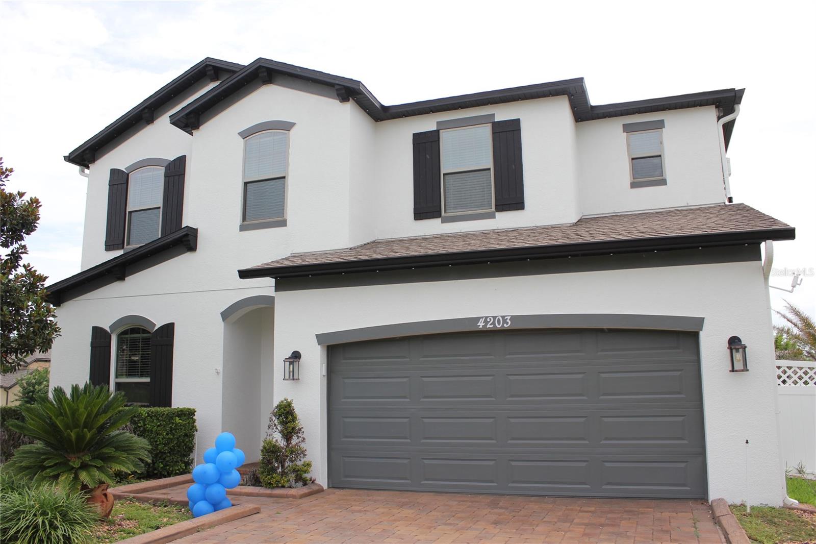 Listing photo 1 for 4203 Caplock St