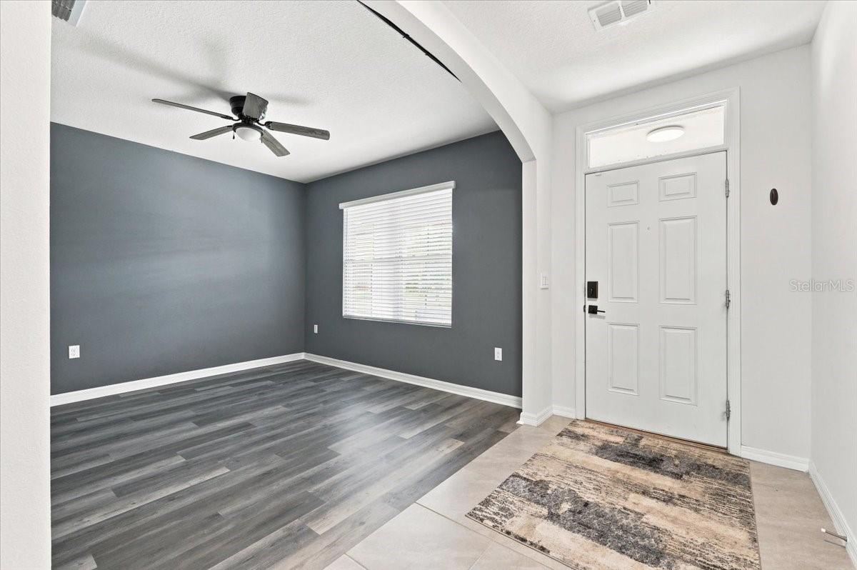Listing photo 3 for 2934 Long Pond Dr
