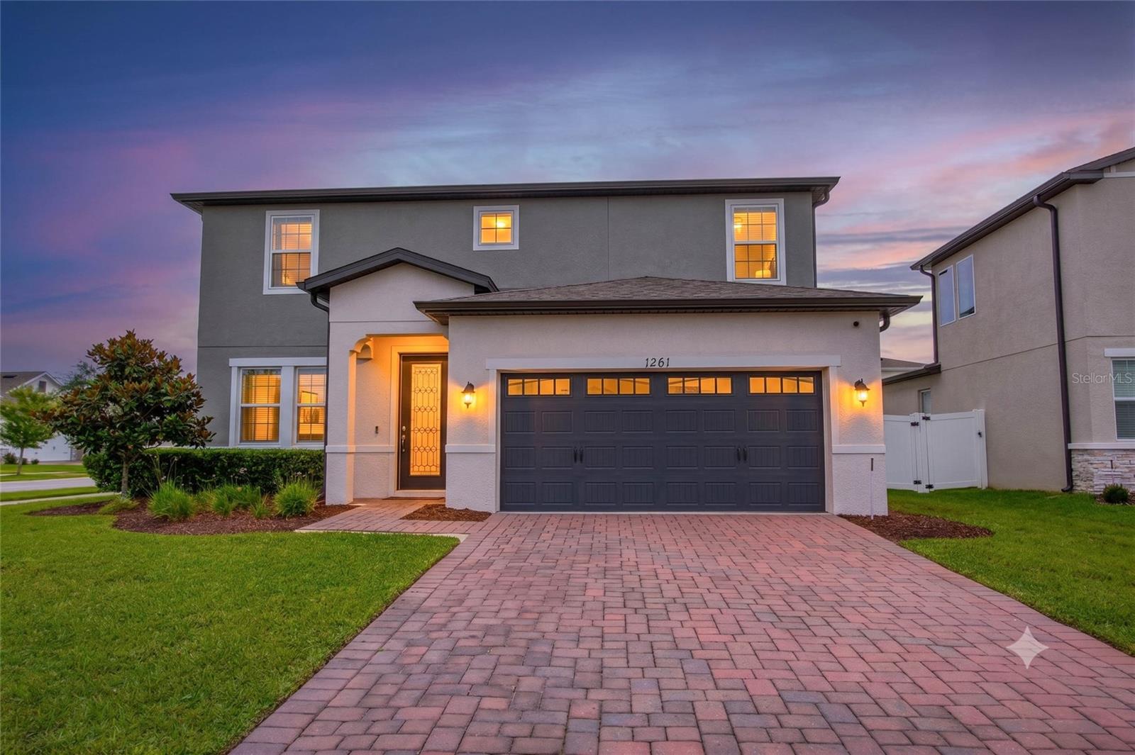 1261 LONE PALM WAY