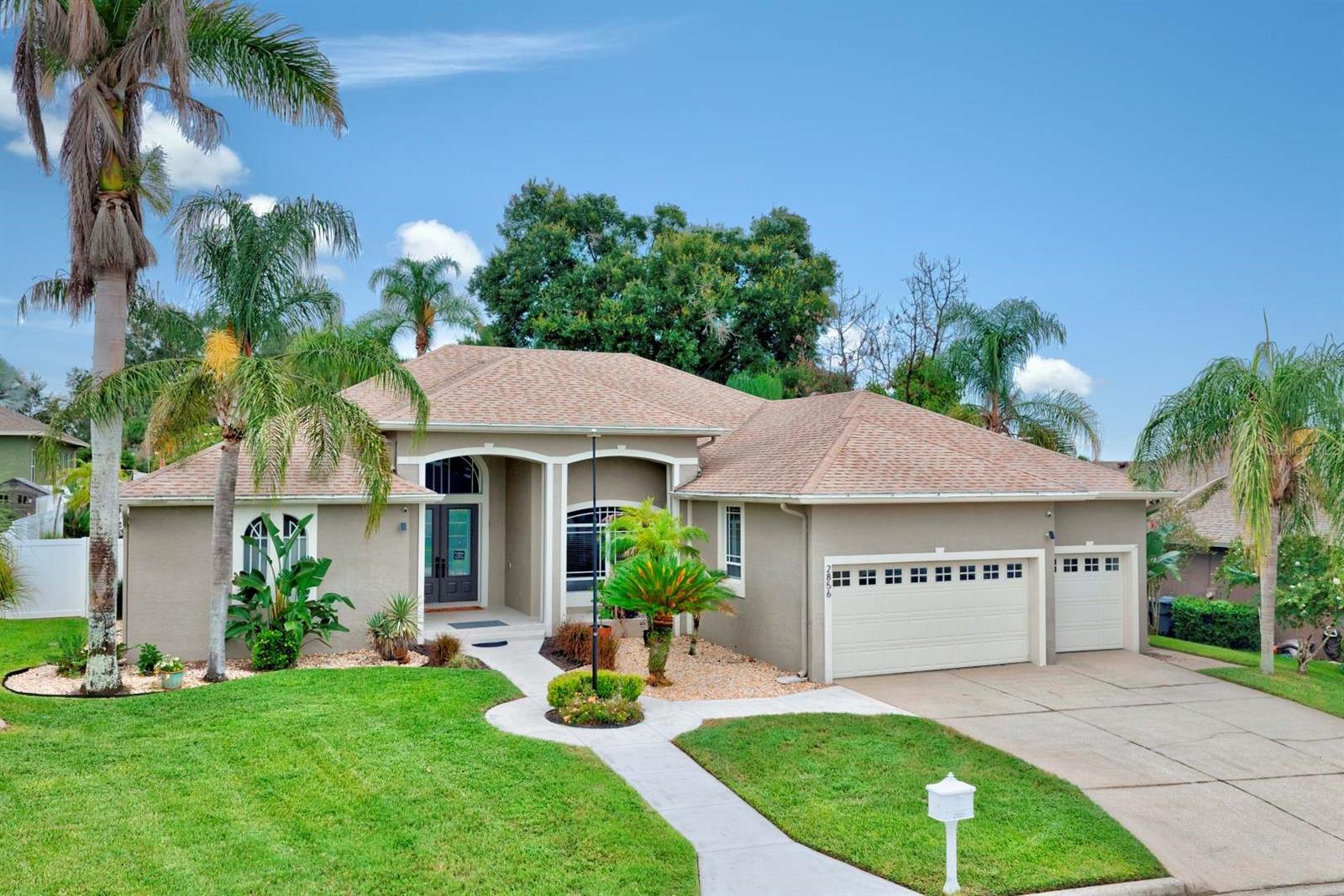 Listing photo 3 for 2856 Meridian Point Ln