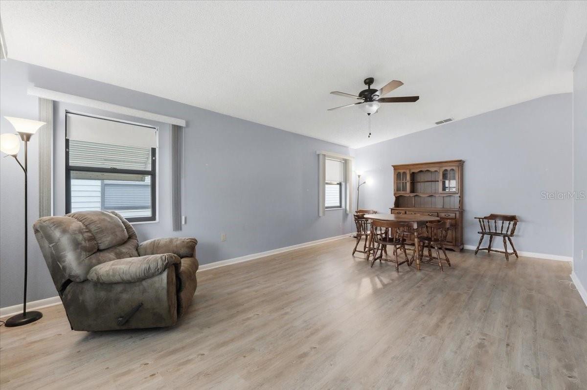 Listing photo 3 for 3231 Bear Creek Ln