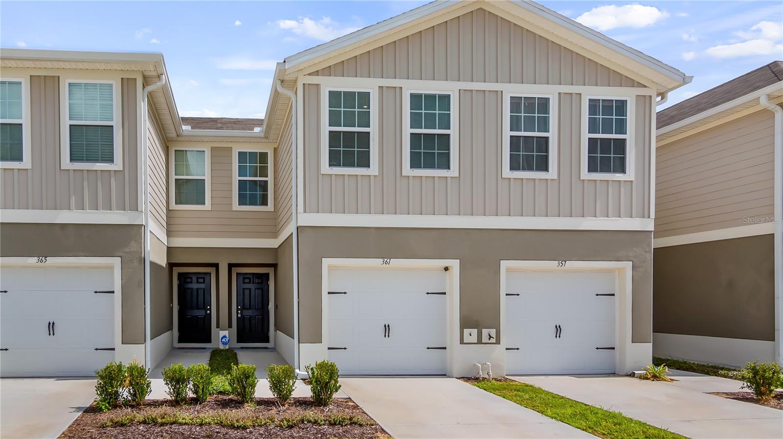 Listing photo 2 for 361 Sedgewick Dr