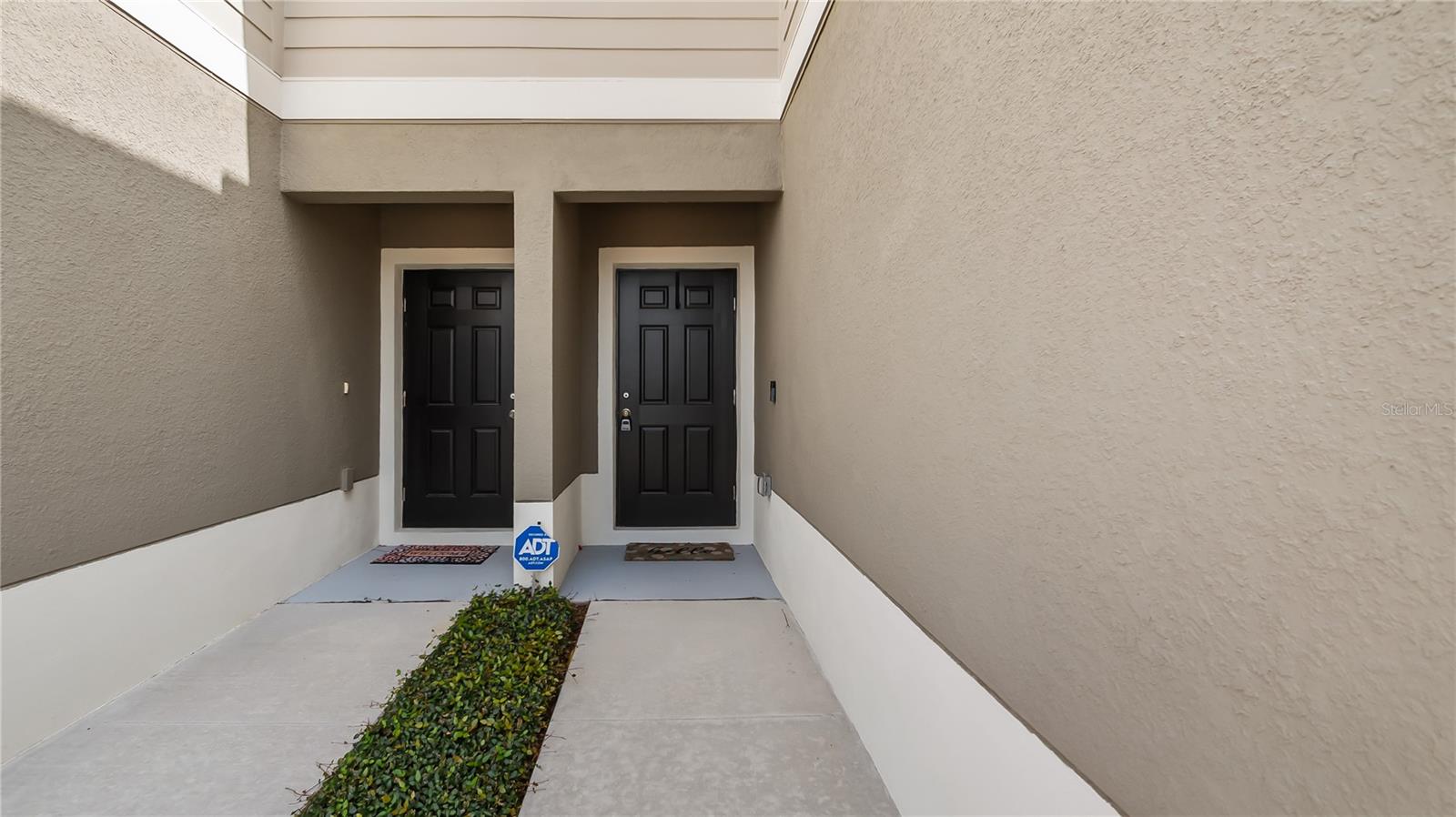 Listing photo 3 for 361 Sedgewick Dr