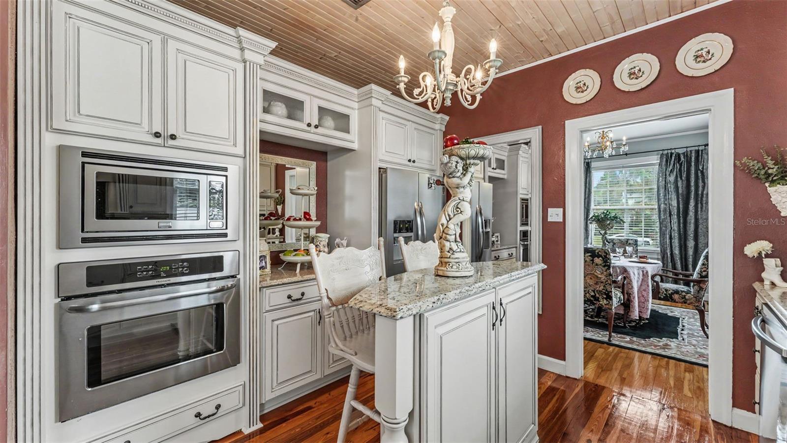 Listing photo 2 for 212 Kenwith Rd