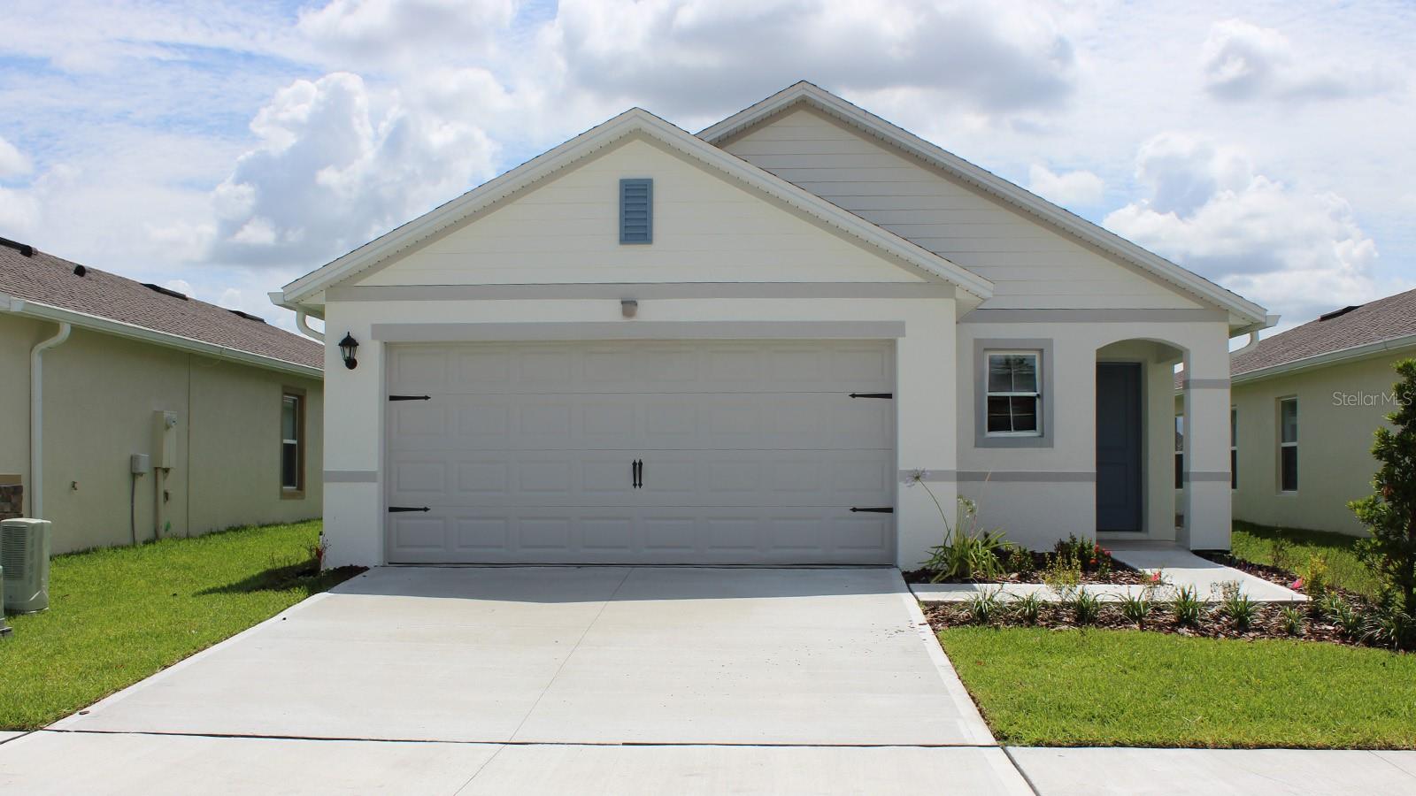 Listing photo 1 for 1523 Las Palmas St