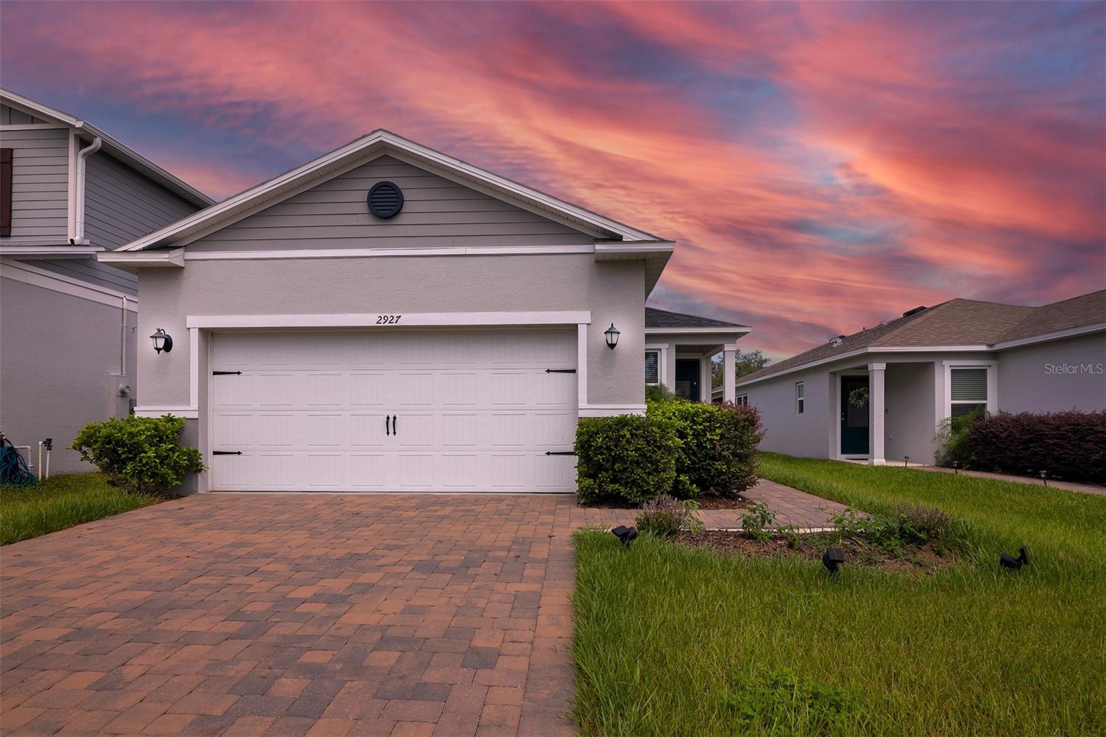Listing photo 1 for 2927 Sanctuary Dr