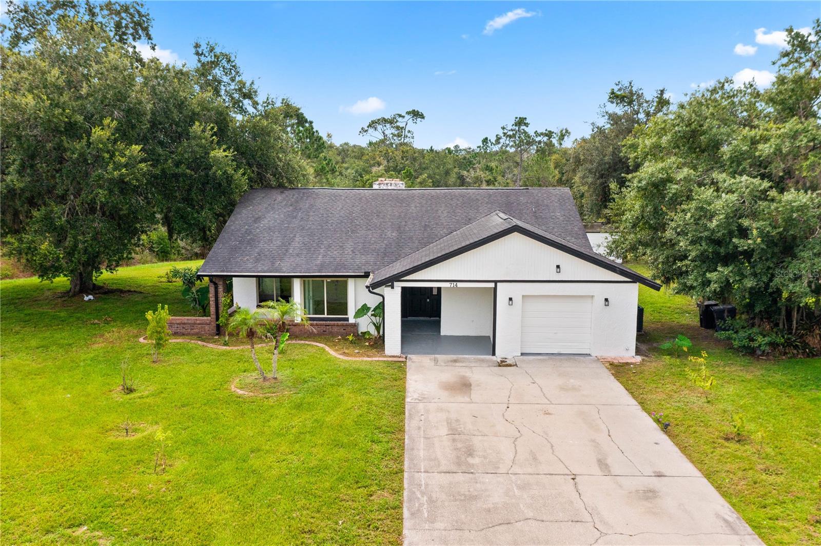 Listing photo for 714 Divot Ln