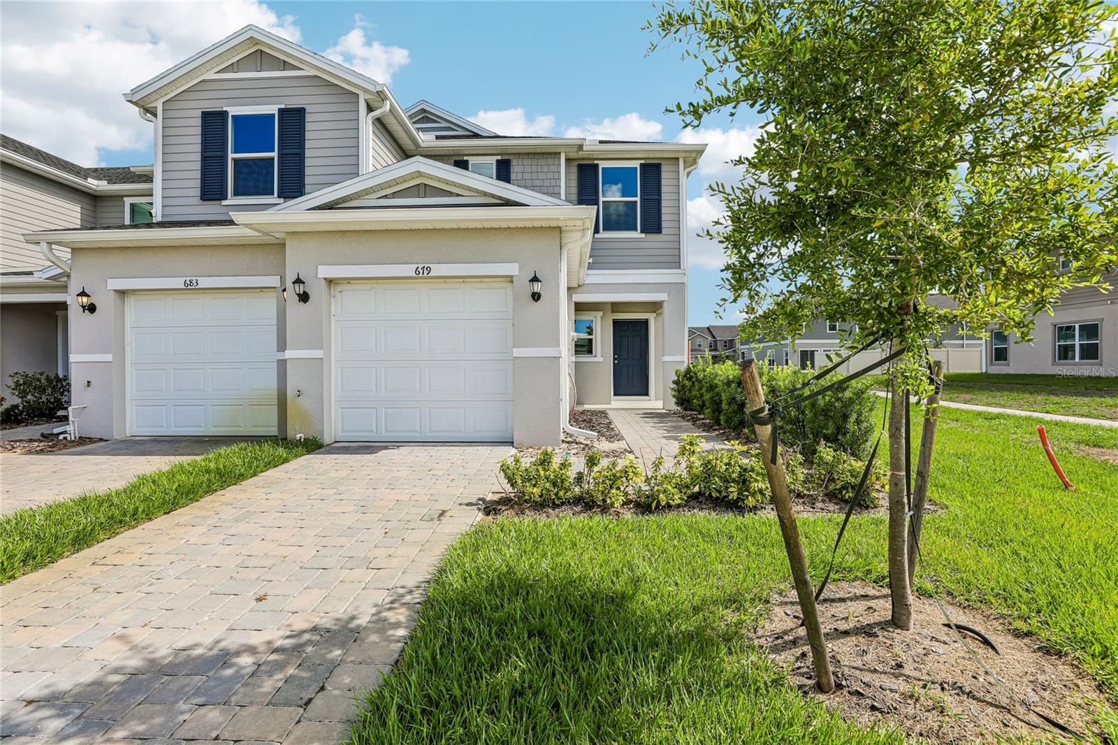 Listing photo 1 for 679 Meadows Edge Pl