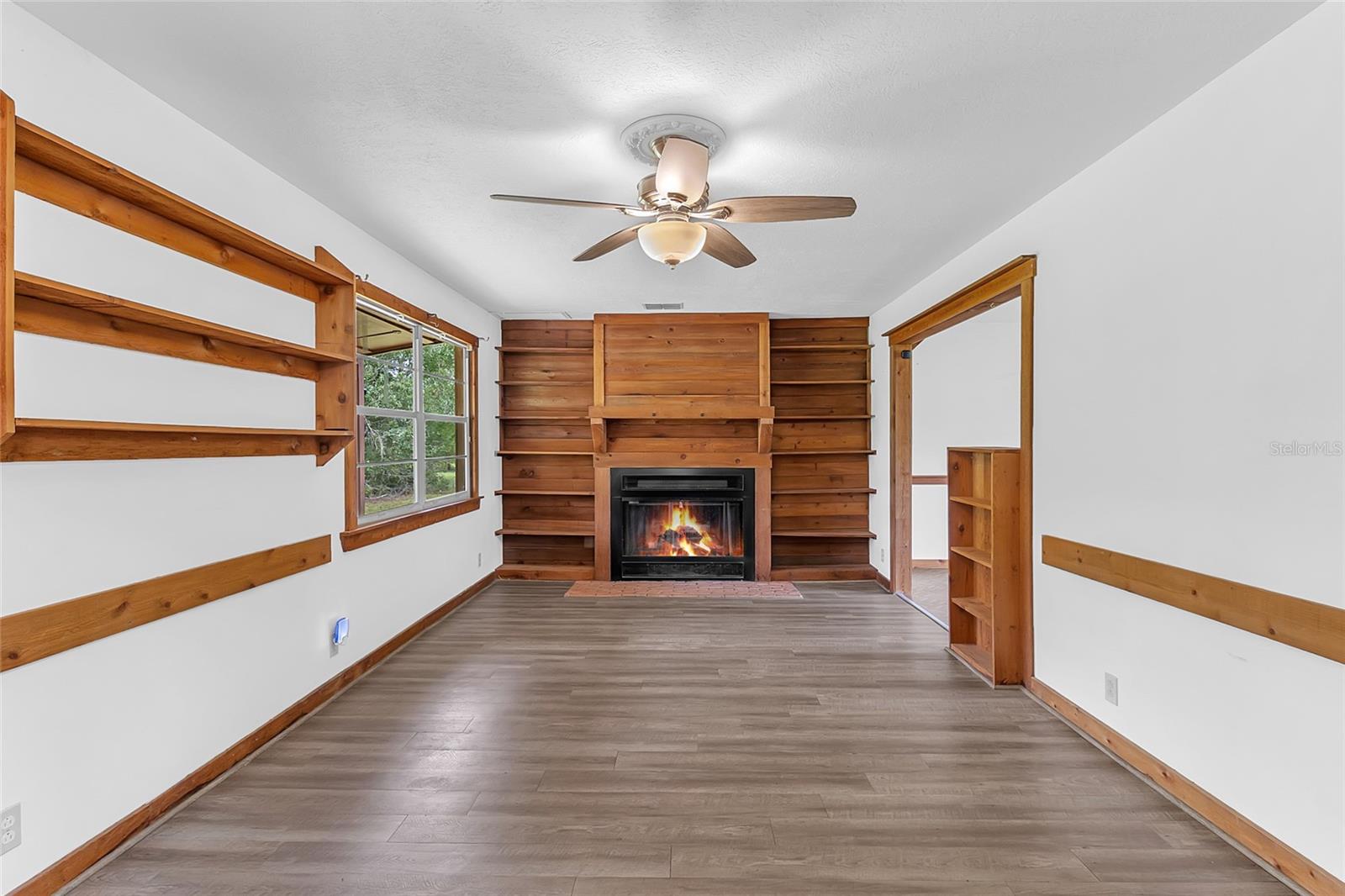 Listing photo 3 for 4465 Story Rd