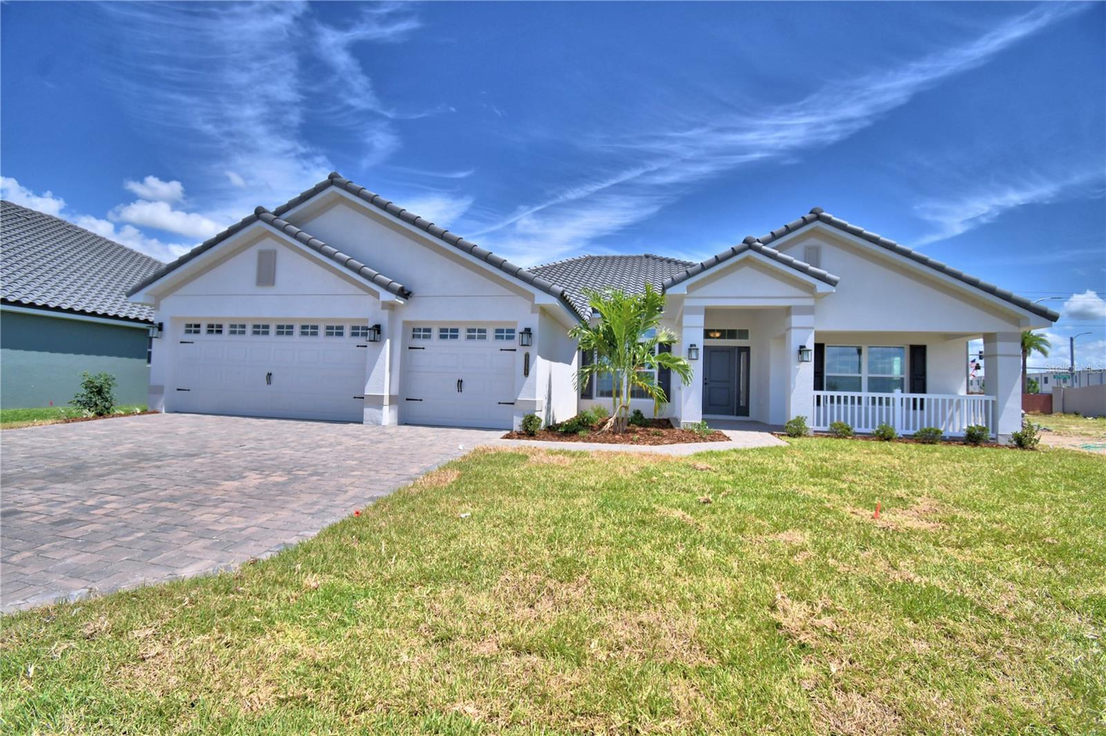 Listing photo 1 for 5415 Waterside Dr