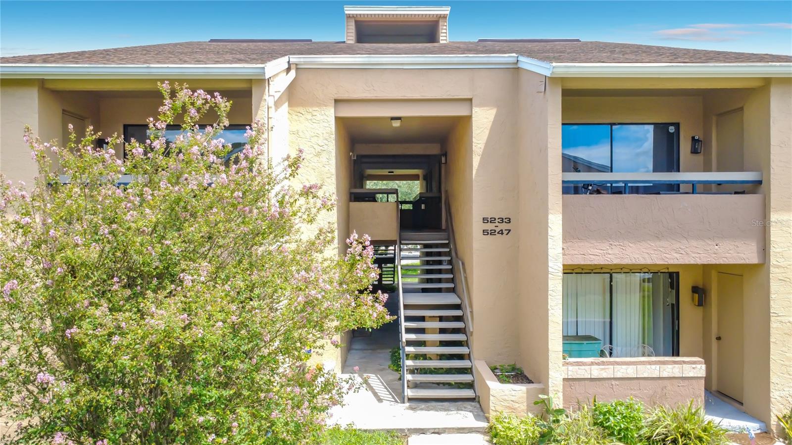 5247 VINELAND ROAD Unit 202