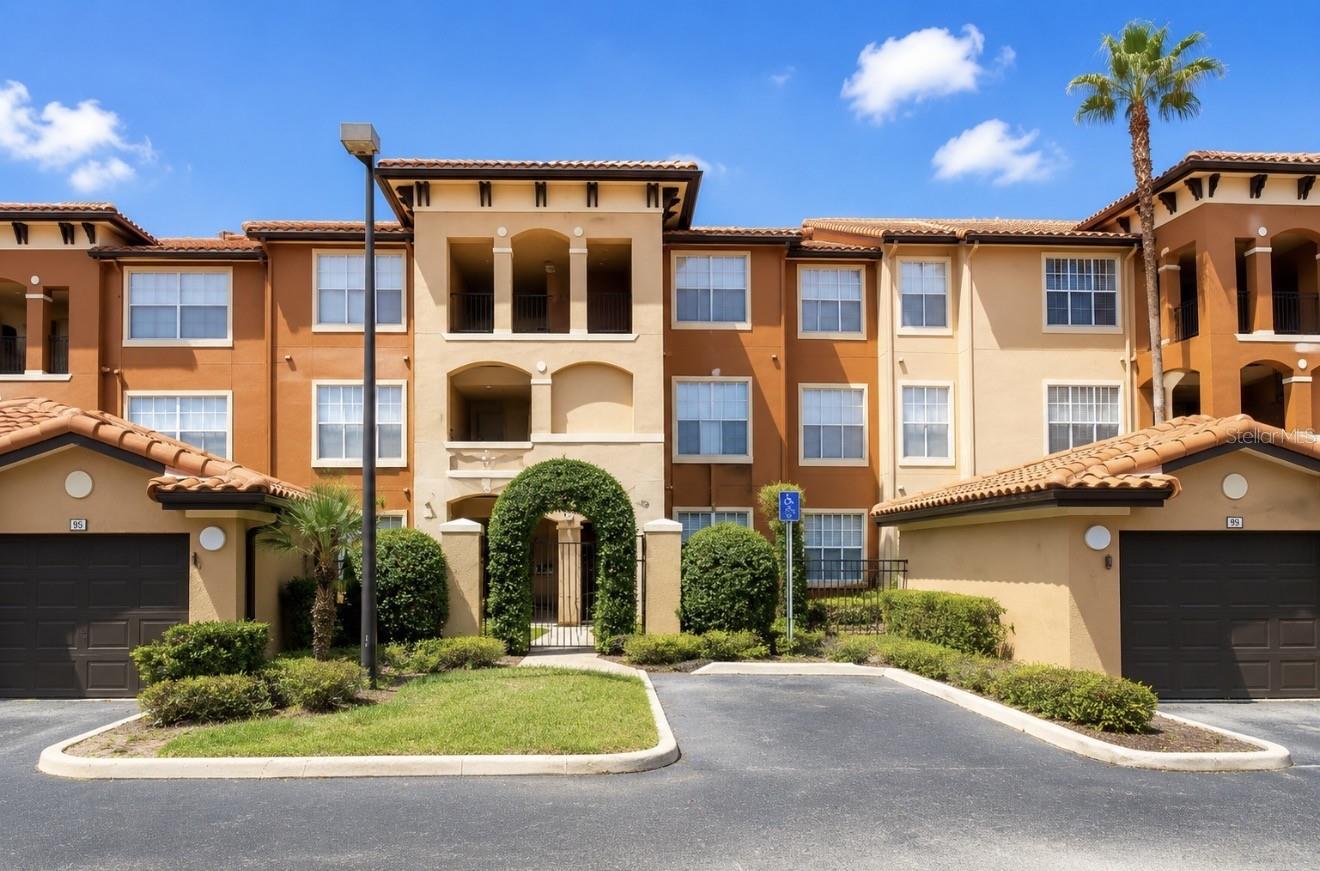 5572 METROWEST BLVD Unit 203