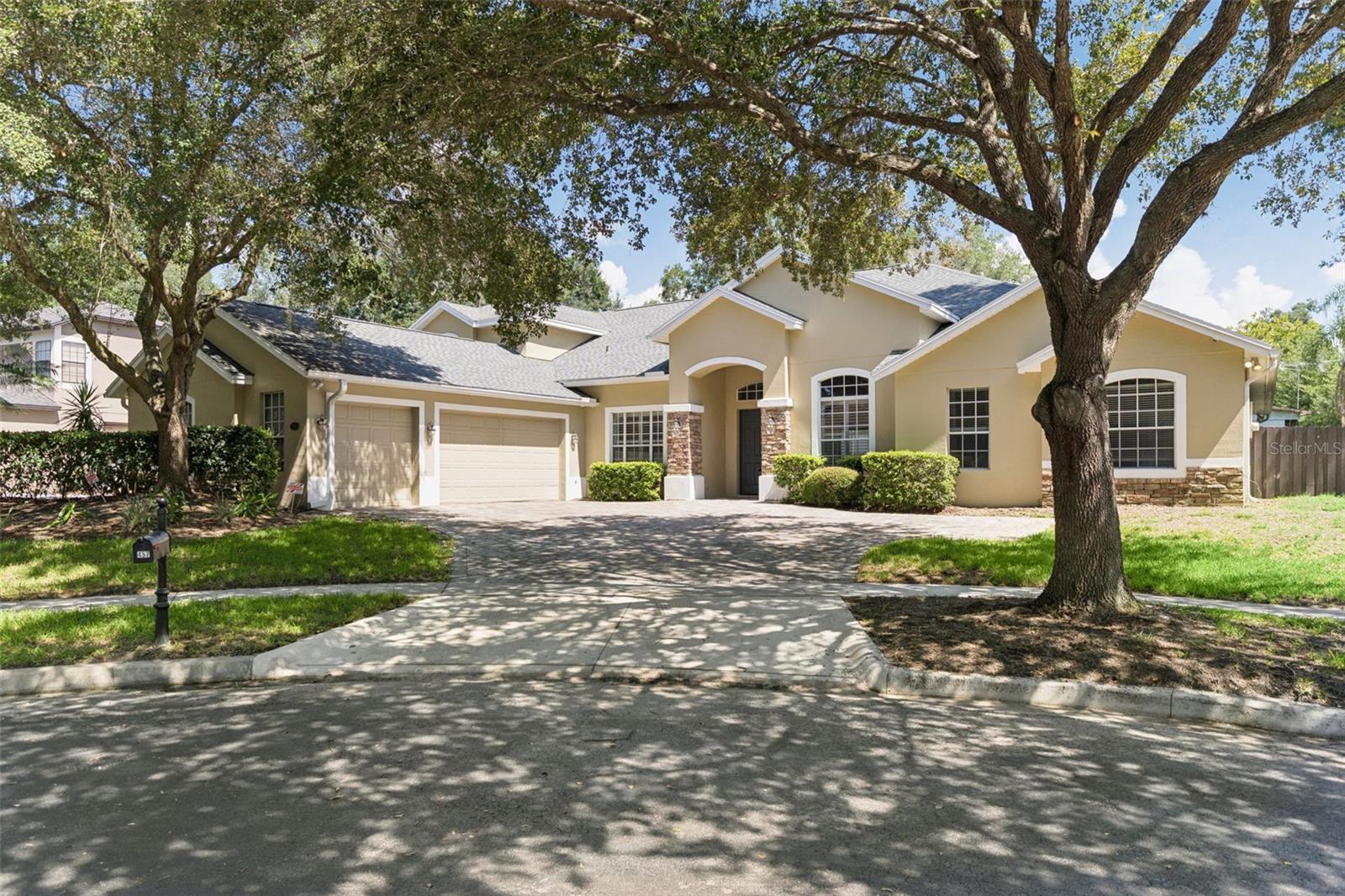 457 CHINAHILL COURT