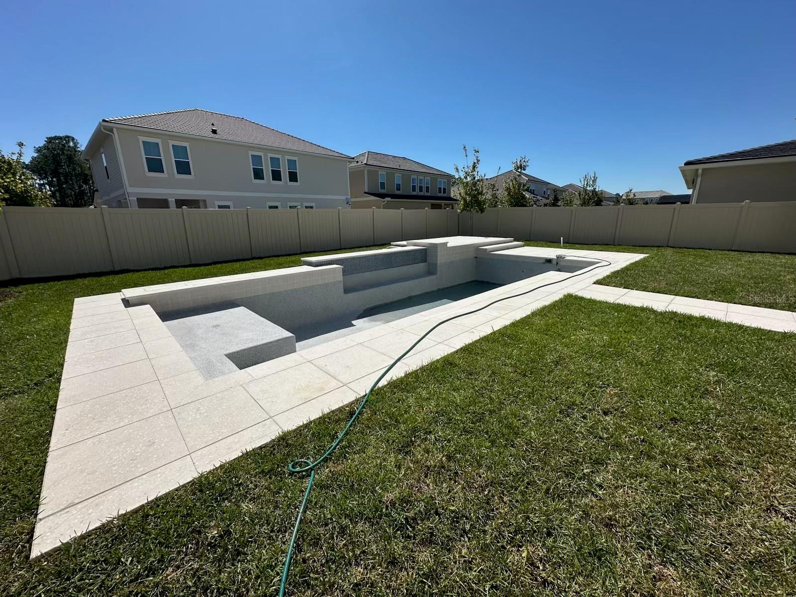 Listing photo 2 for 14274 Crest Palm Ave