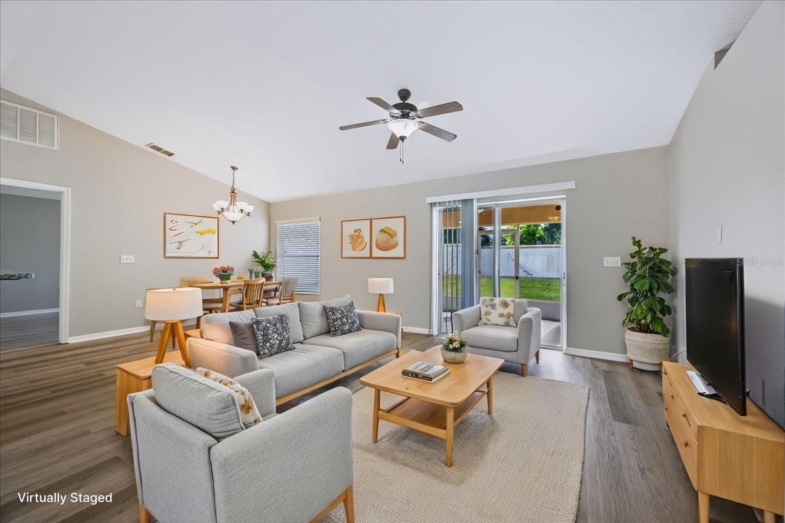 Listing photo 3 for 8810 Pebblebrooke Dr