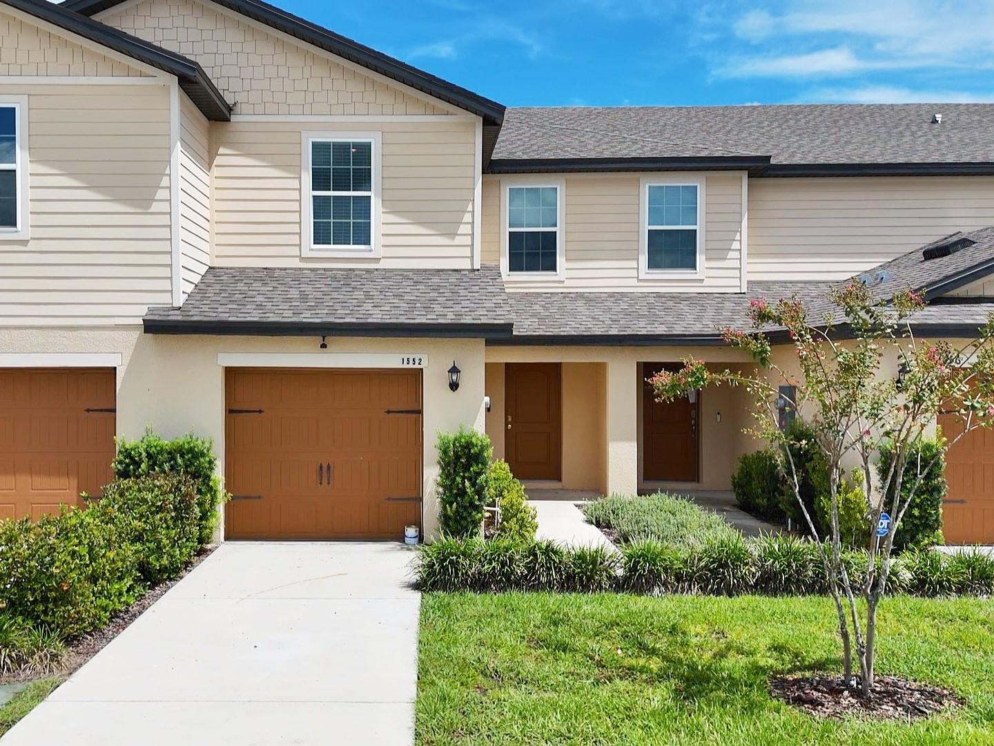 Listing photo 1 for 1552 Wynford Cir
