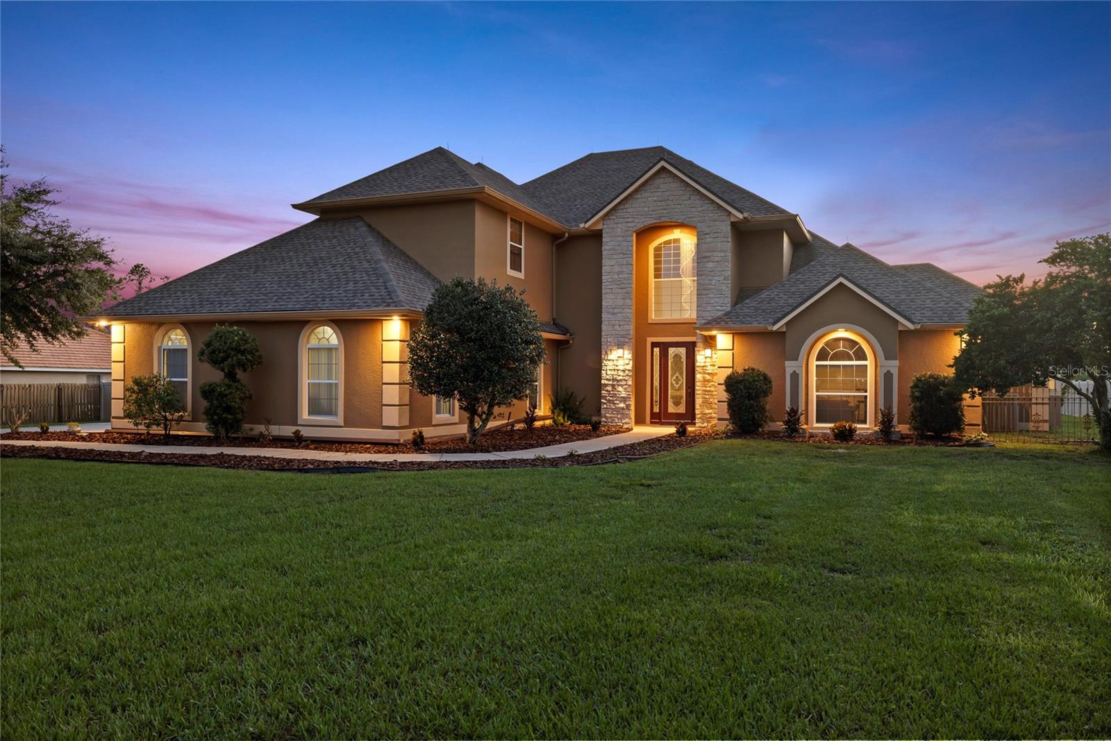 Listing photo 1 for 12901 Phillips Rd