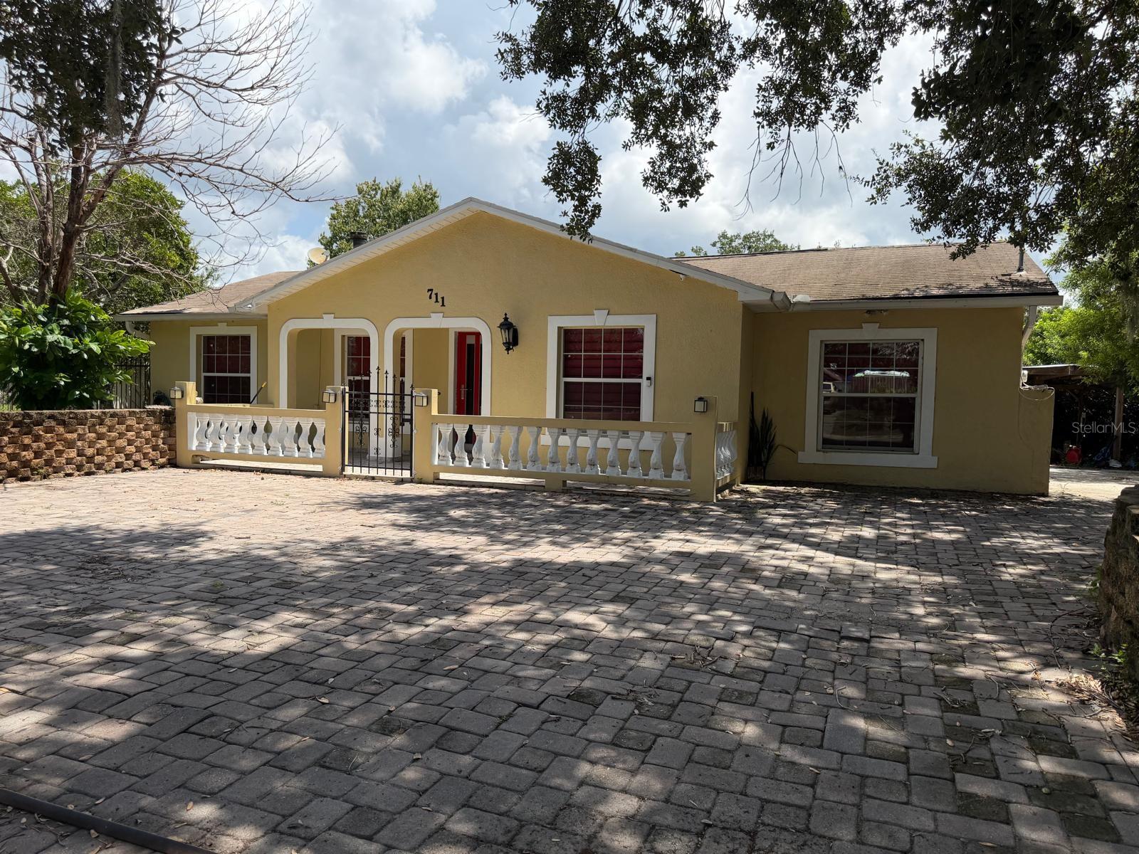 711 S EMORY AVENUE