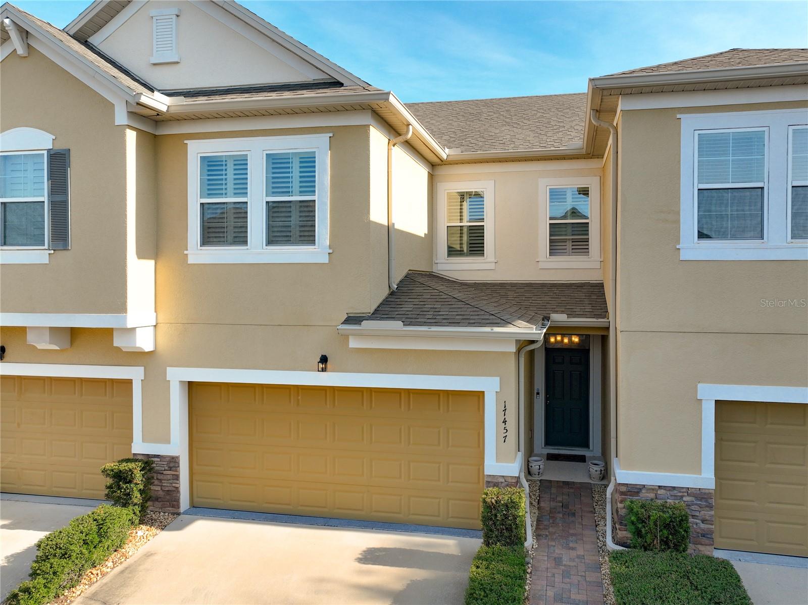 Listing photo 3 for 17457 Chateau Pine Way