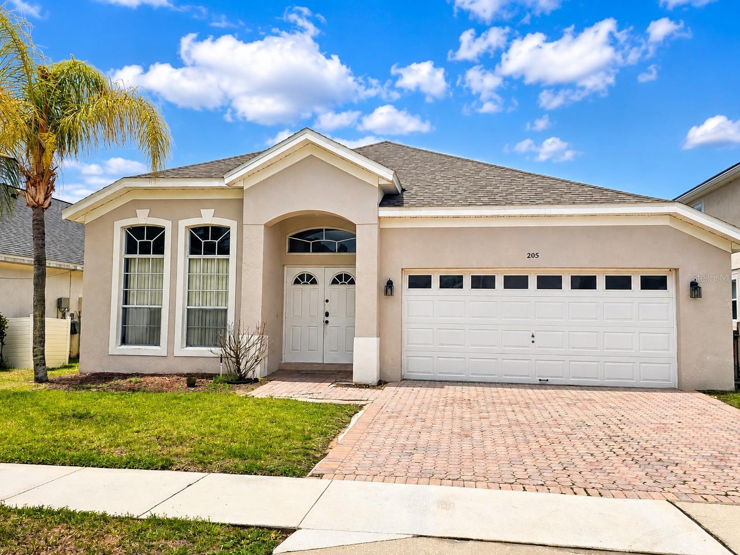 Listing photo 1 for 205 Gleneagles Dr