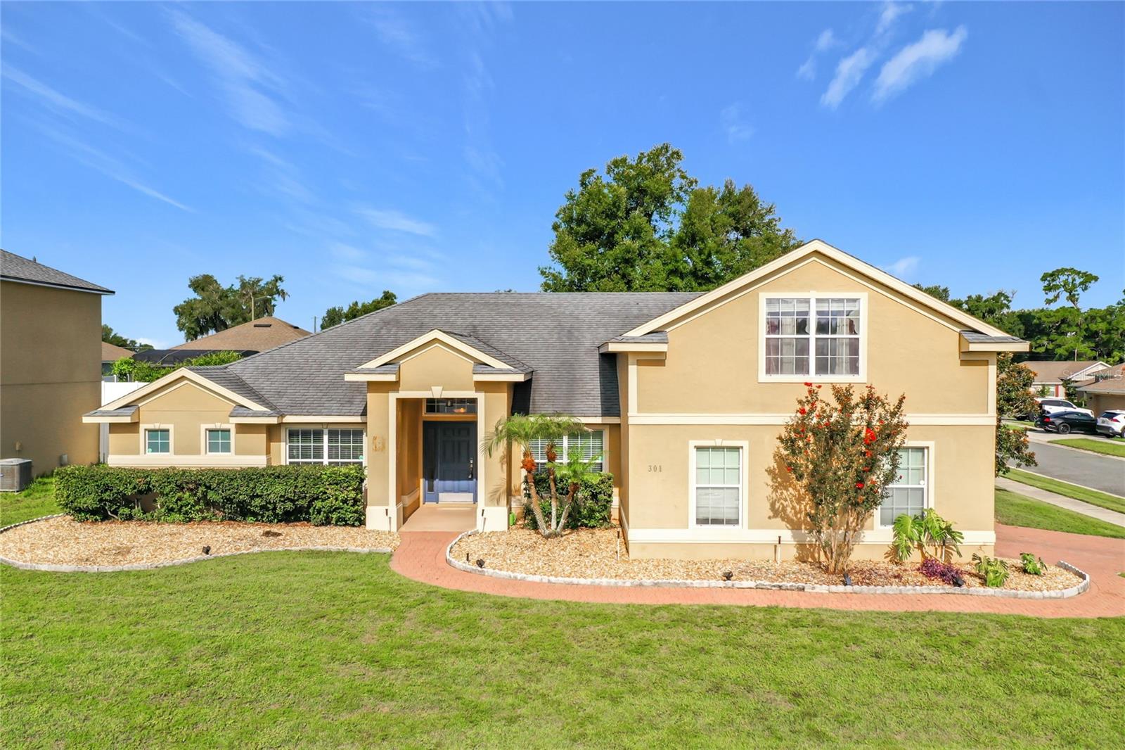 Listing photo 3 for 301 Ashton Woods Ln