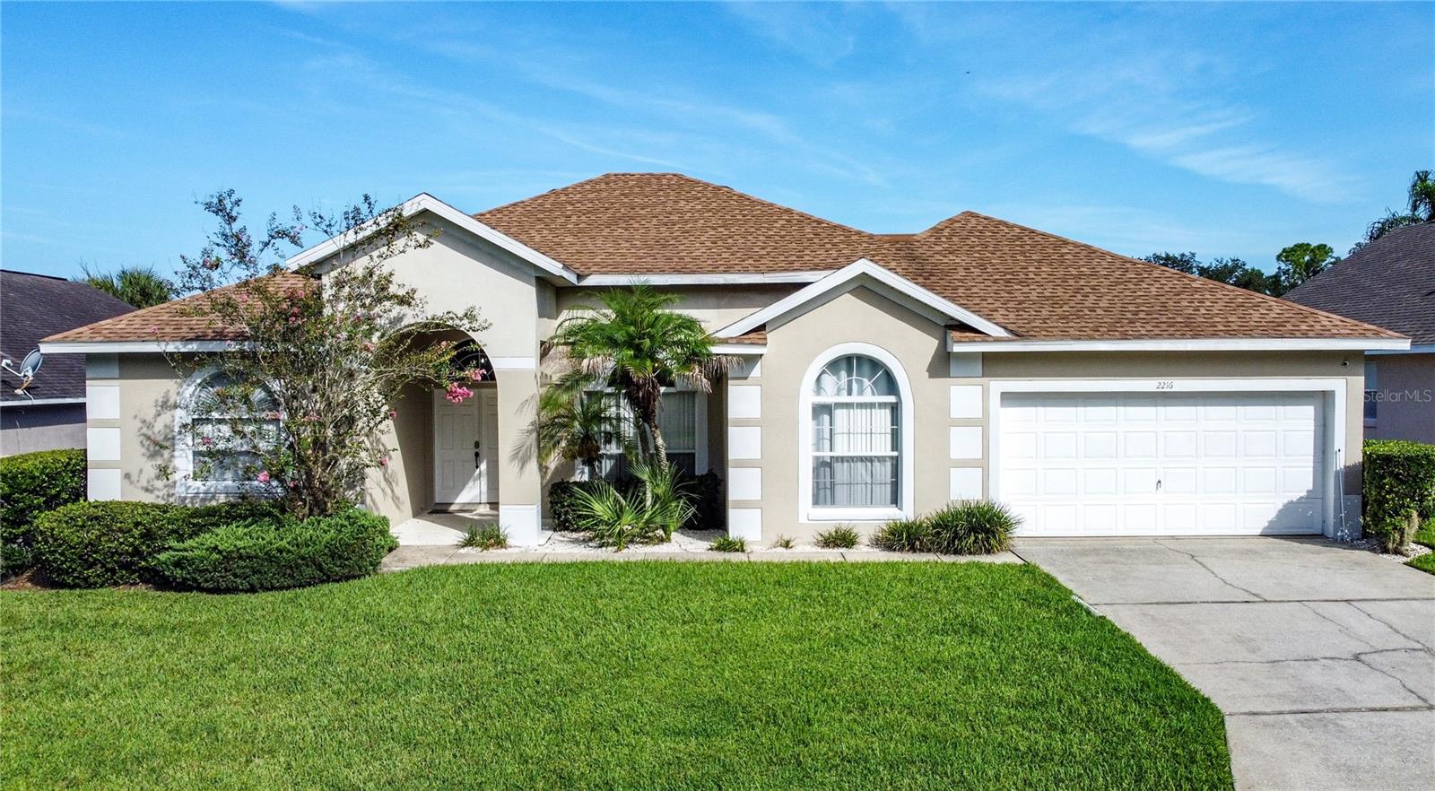 Listing photo 1 for 2216 Mallory Cir