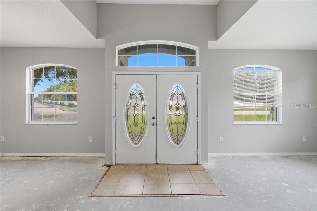 Listing photo 3 for 153 Oak Crossing Blvd