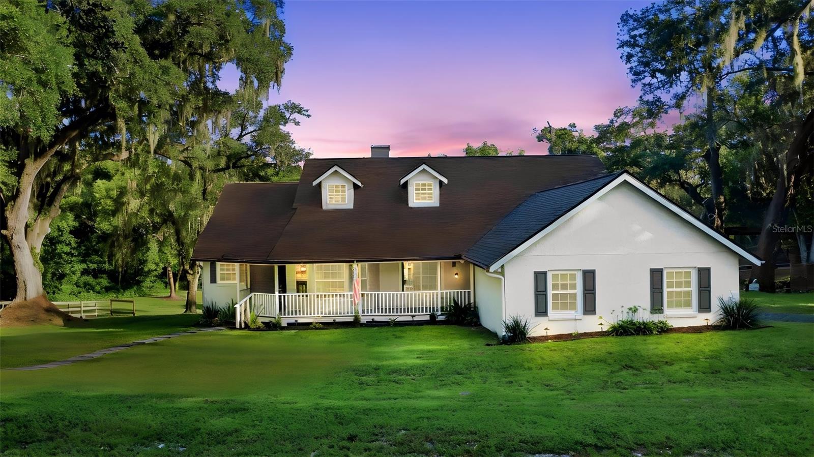 Listing photo 1 for 19832 W Eldorado Dr