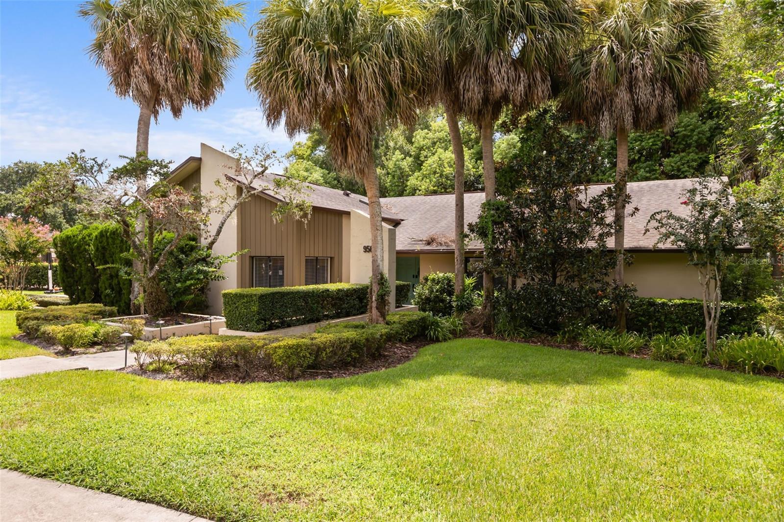 956 STONEWOOD LANE