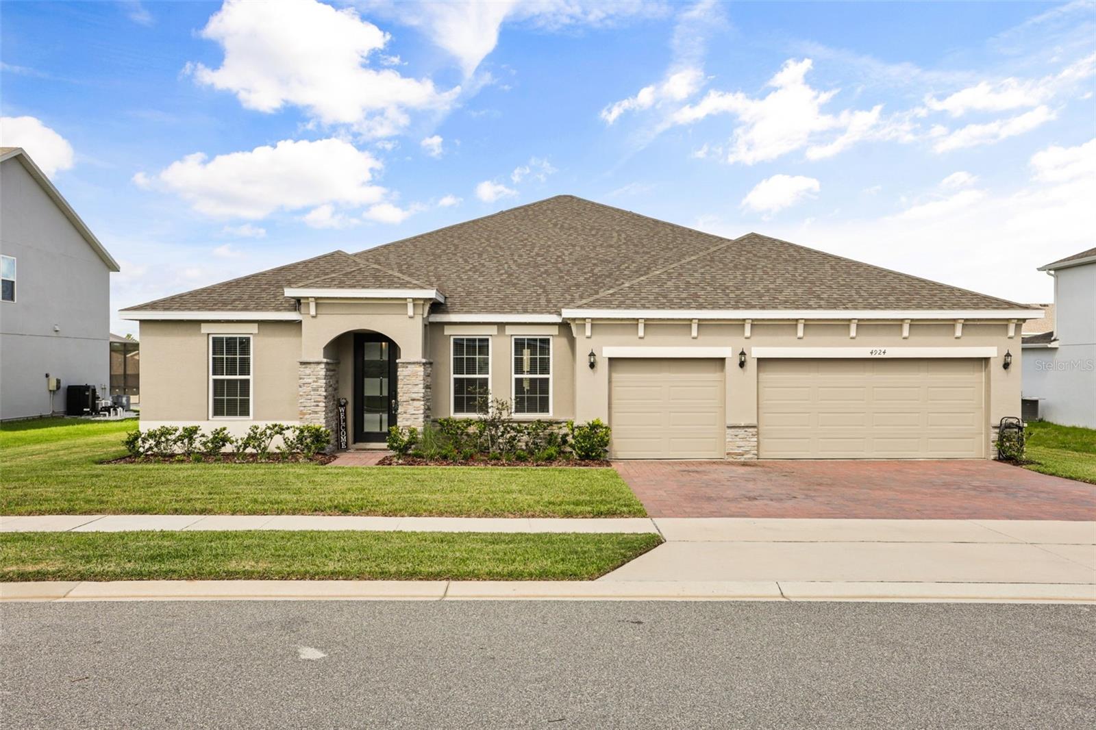 4924 GOLDEN ZENITH WAY