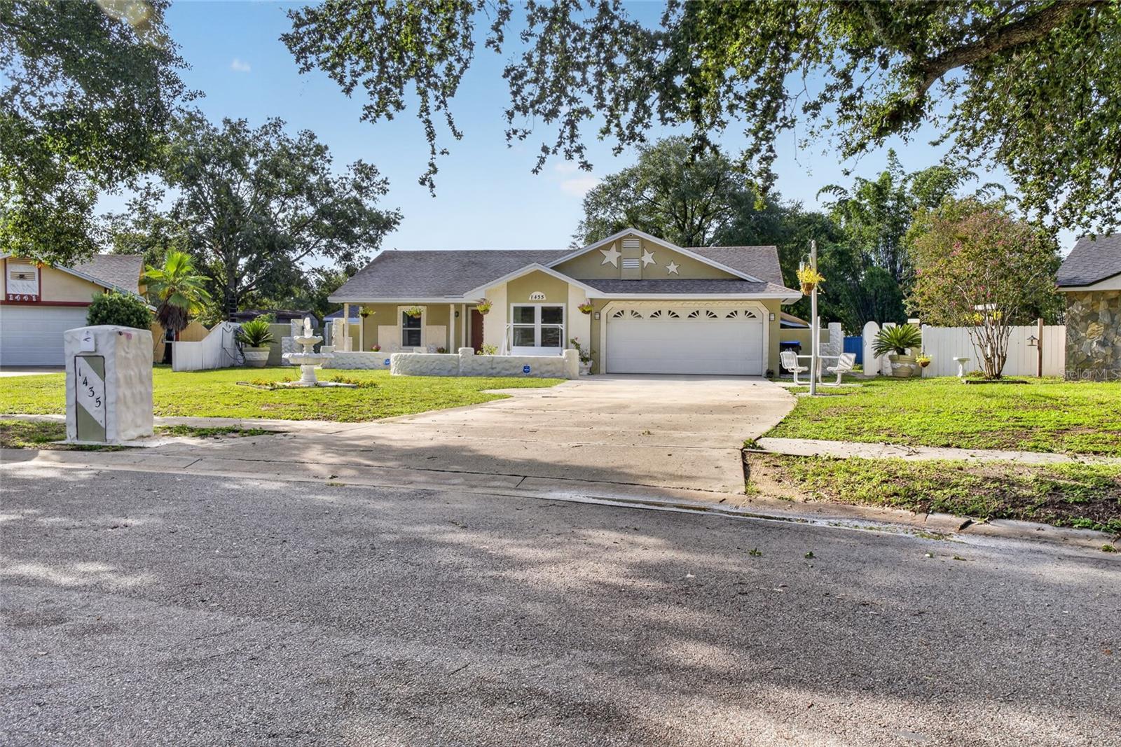 1435 LAMPLIGHTER WAY