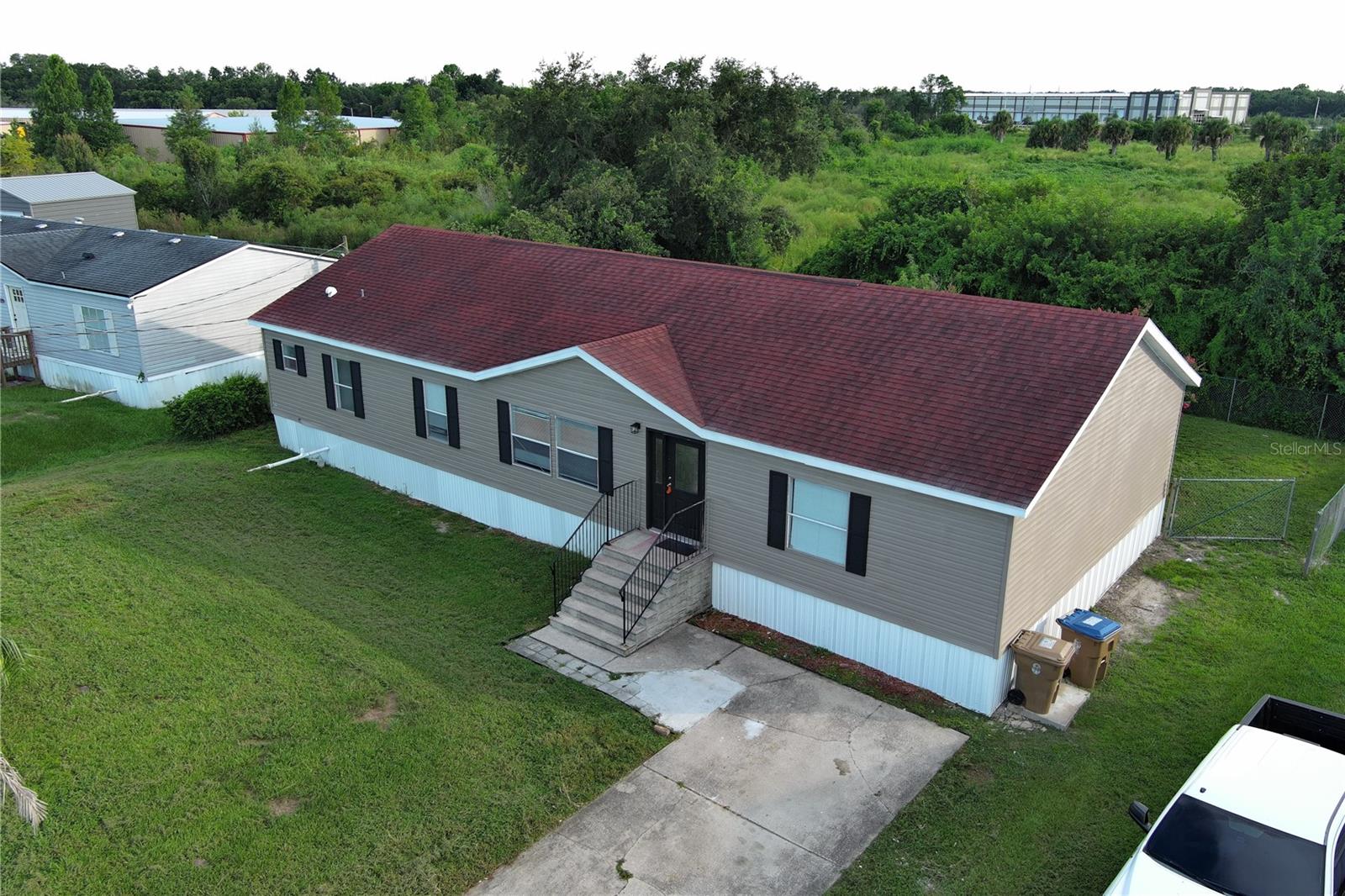 1124 DARA CAY DRIVE