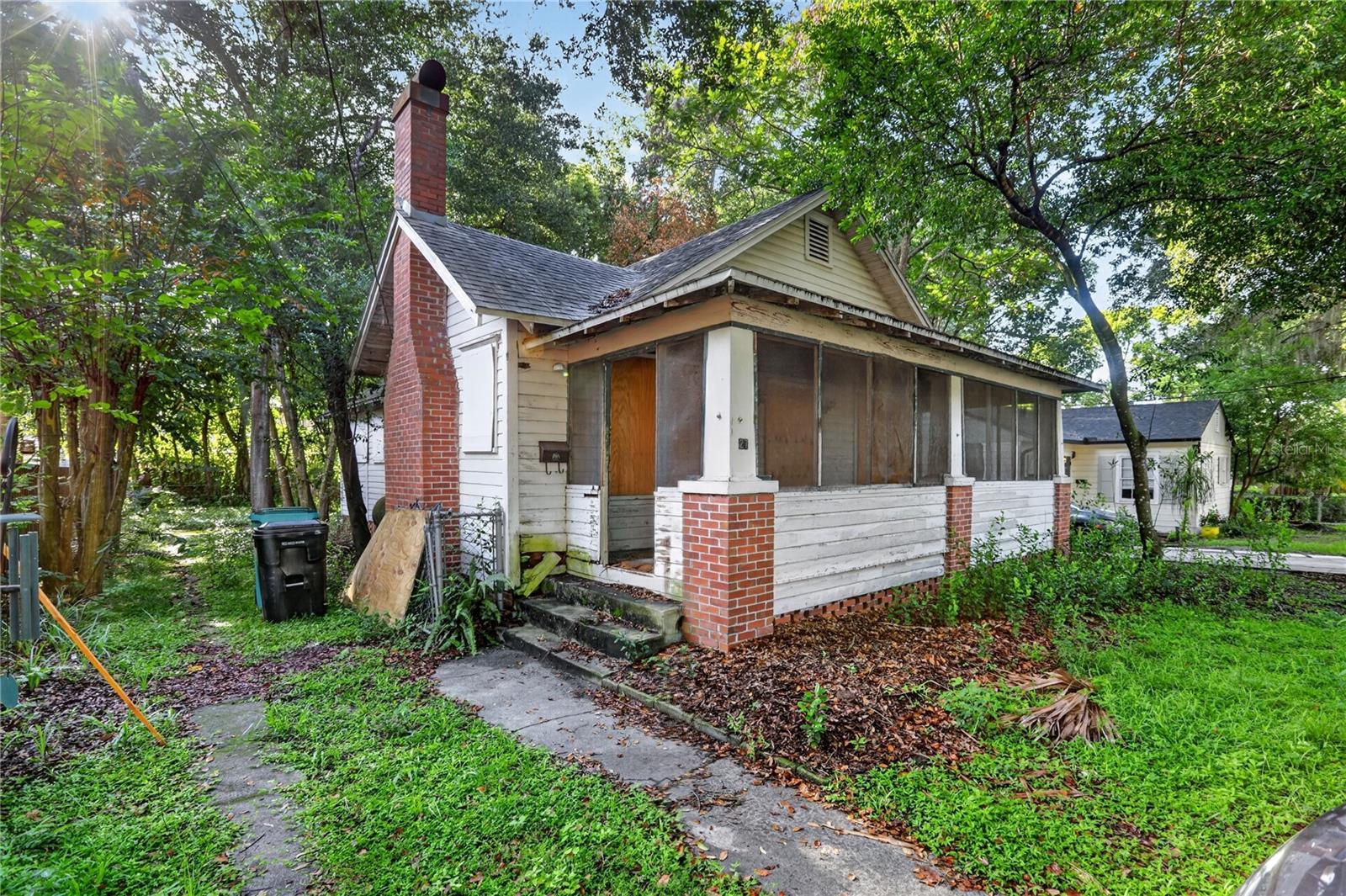 27 N MILLS AVENUE