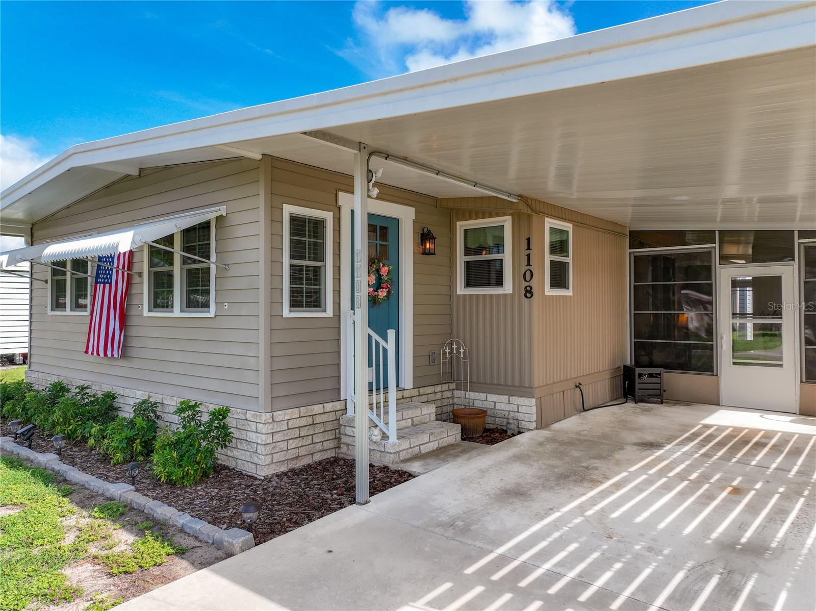 Listing photo 1 for 1108 Nassau Cir