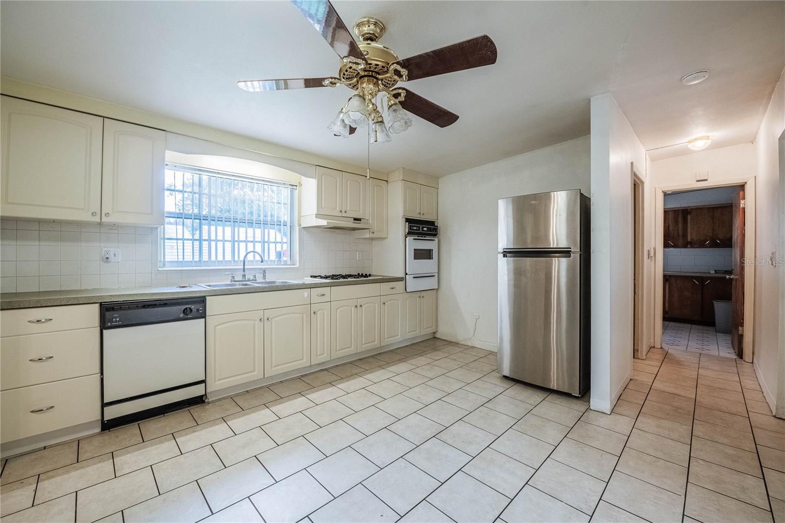 Listing photo 2 for 2608 Trinity Cir Nw
