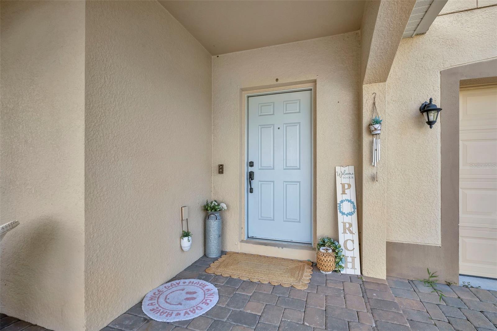 Listing photo 3 for 10234 Lenox St