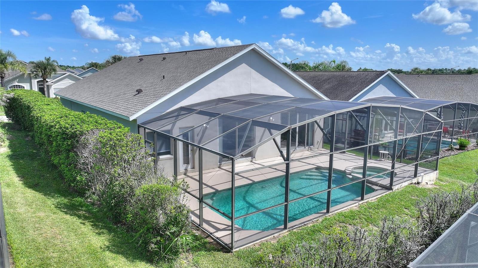 Listing photo 2 for 16616 Palm Spring Dr