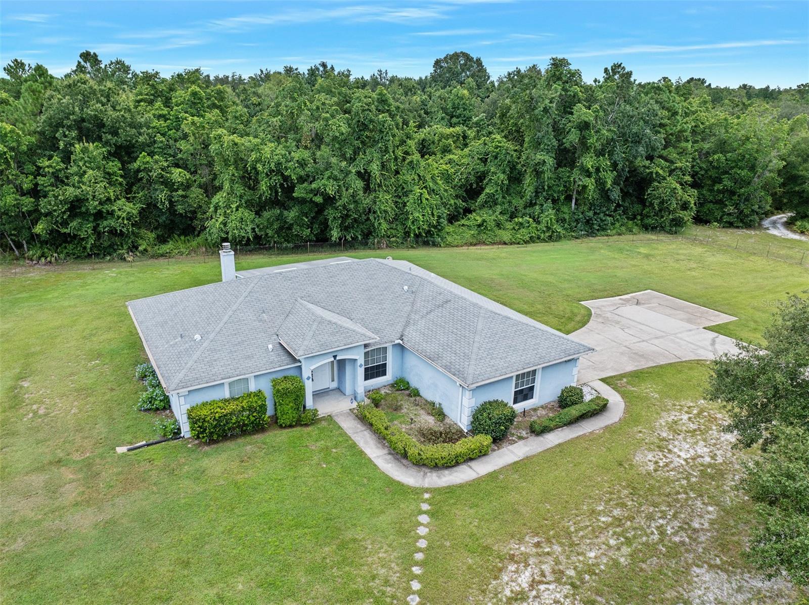 Listing photo 3 for 32543 Ponderosa Ave