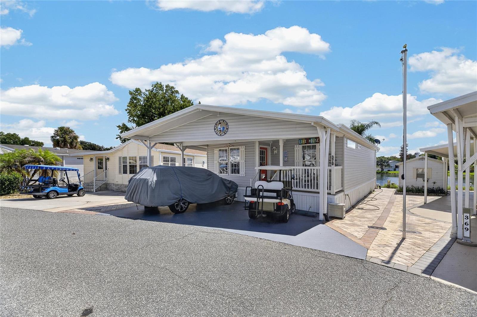 Listing photo 3 for 370 Citrus Ridge Dr